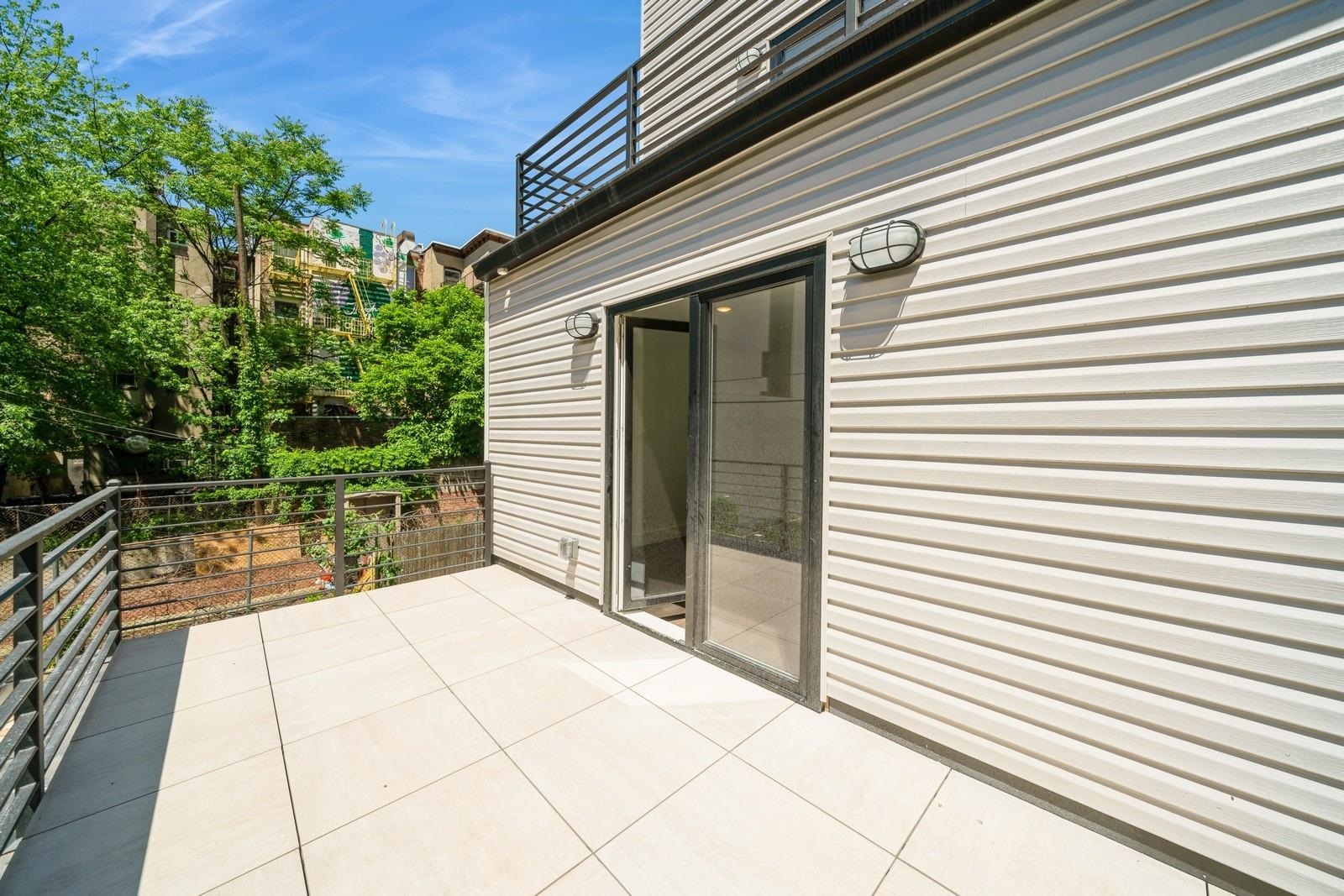 195 BAY ST Unit: 4 aka 301