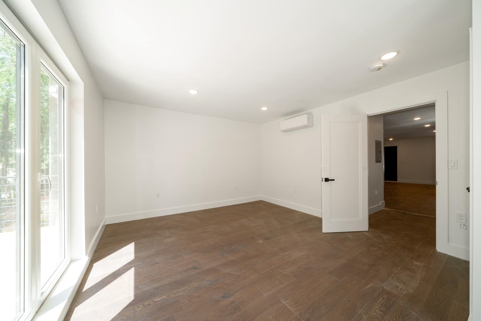 195 BAY ST Unit: 4 aka 301