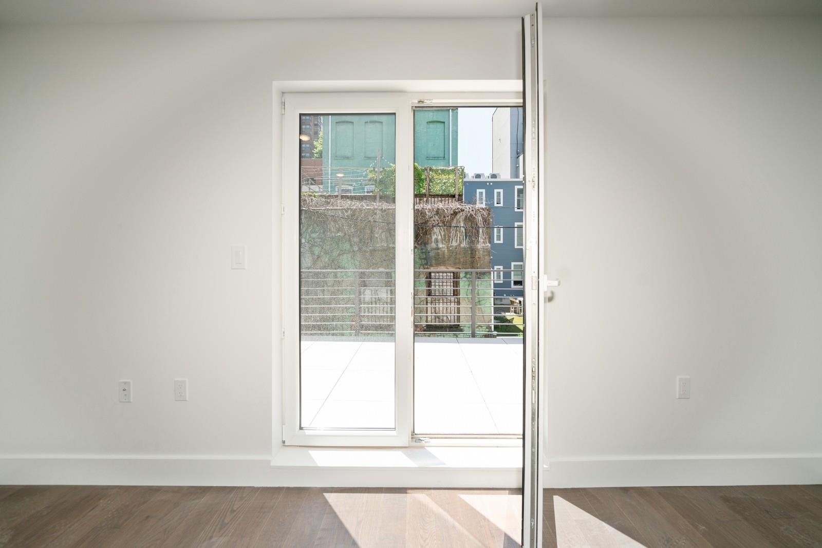 195 BAY ST Unit: 4 aka 301