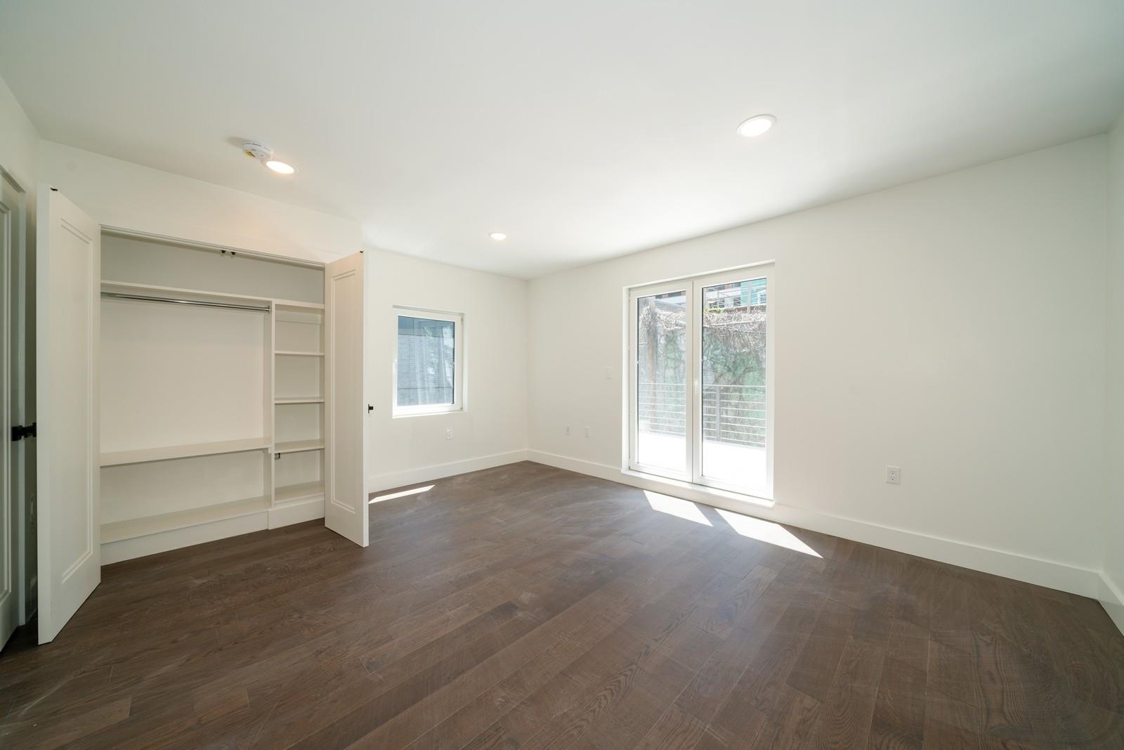 195 BAY ST Unit: 4 aka 301