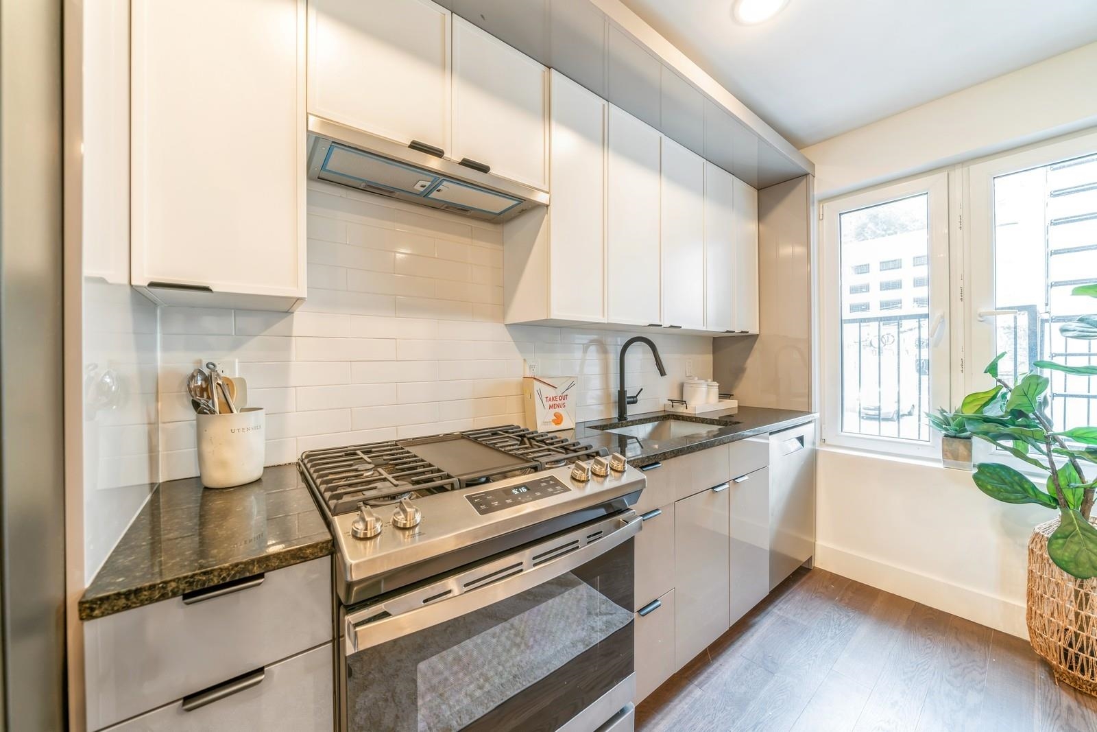 195 BAY ST Unit: 5 aka 302