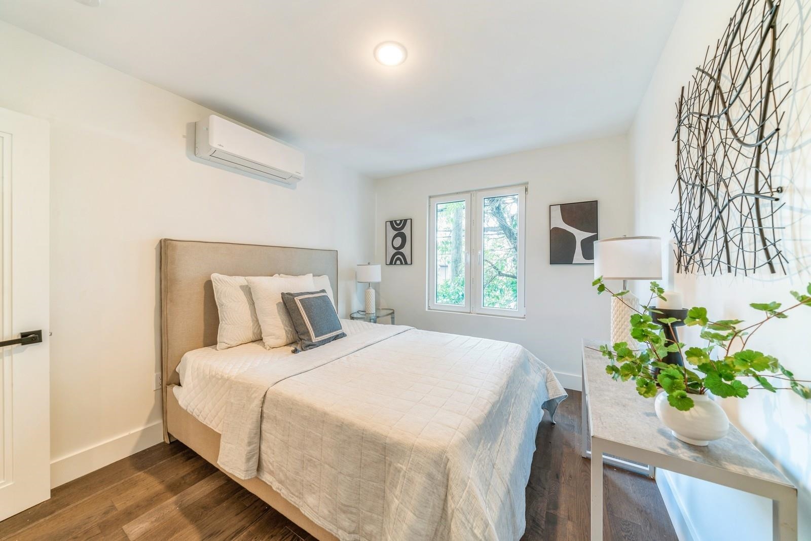 195 BAY ST Unit: 5 aka 302