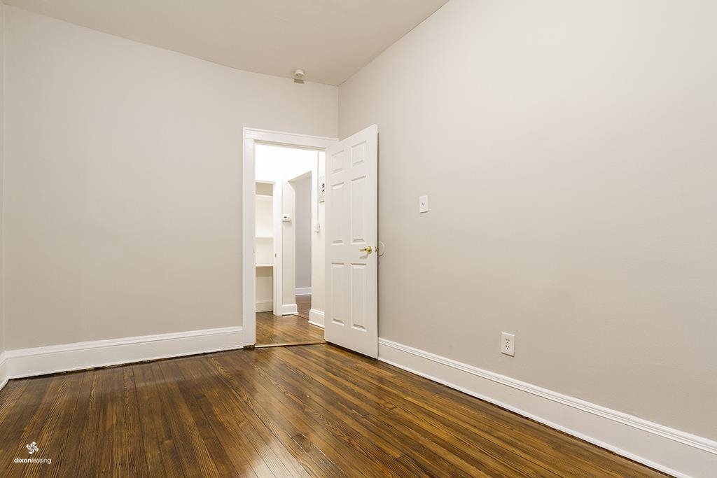 152 BENTLEY AVE