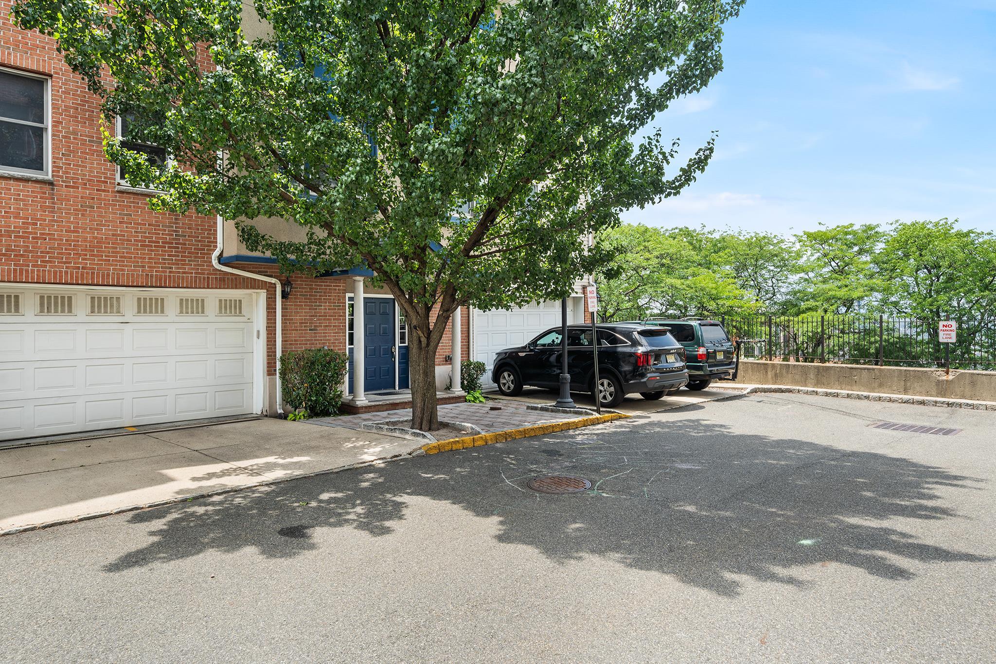 620 38TH ST Unit: 103