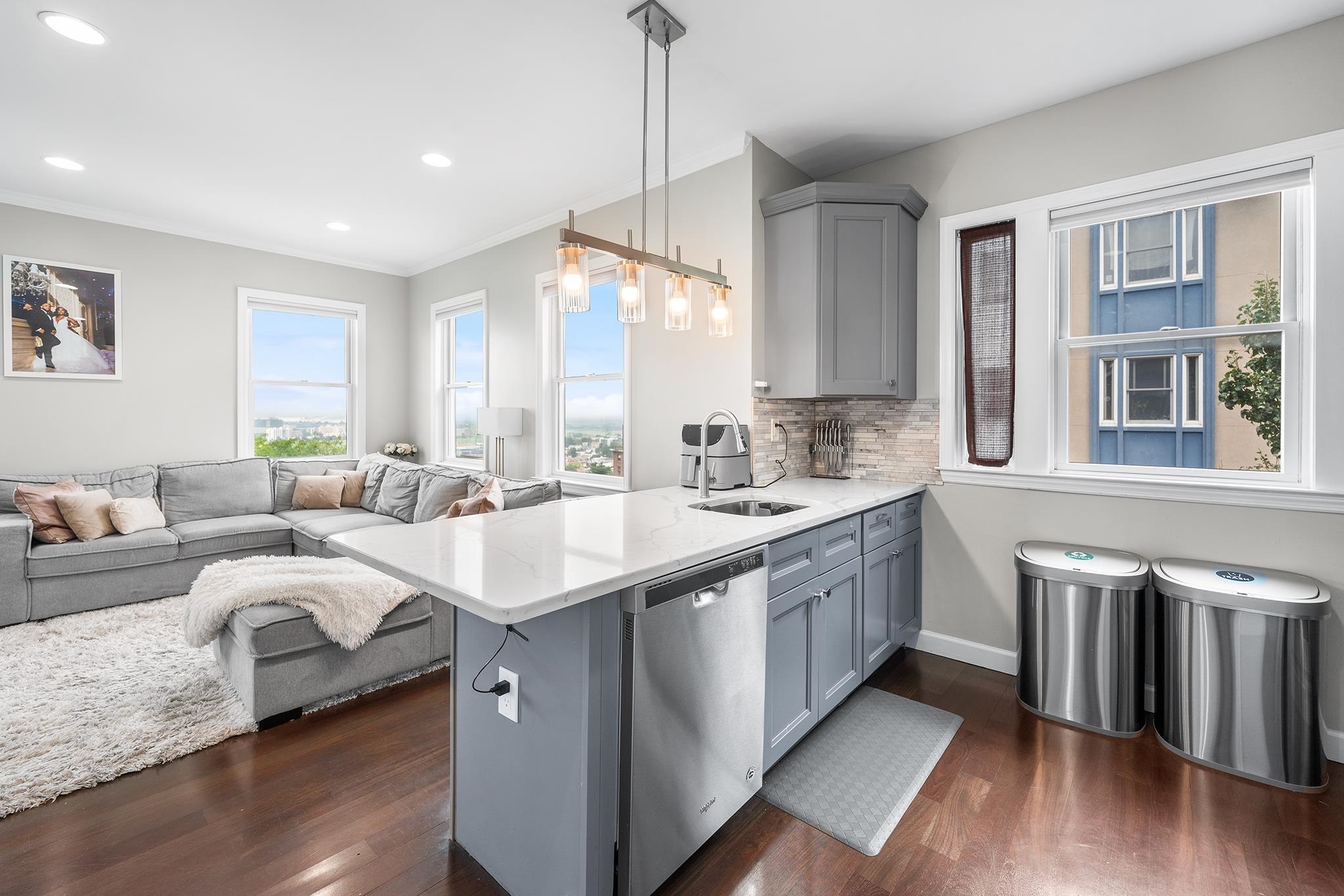 620 38TH ST Unit: 103