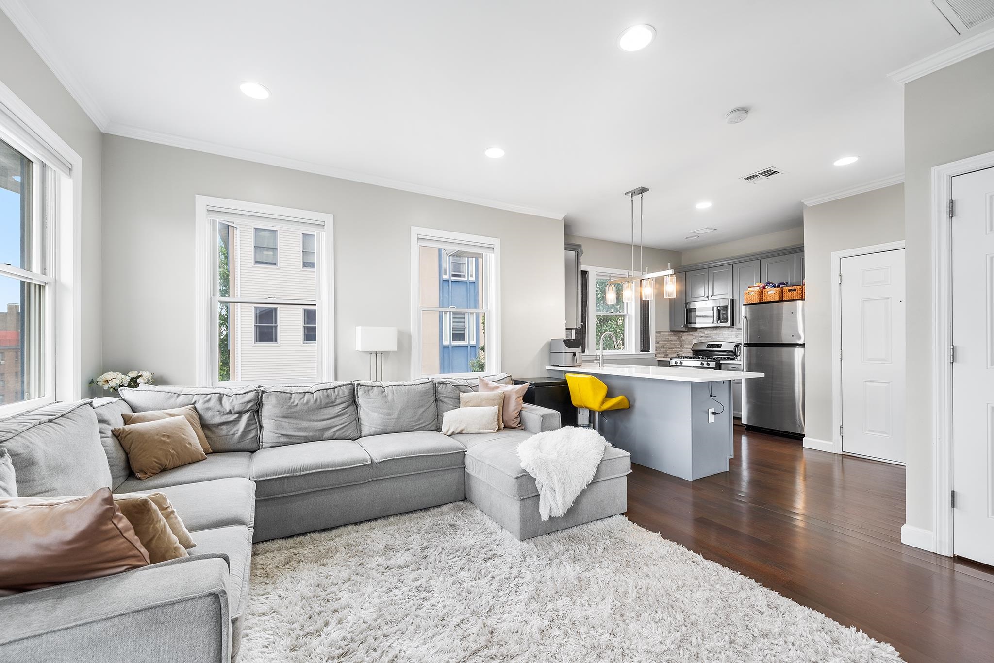 620 38TH ST Unit: 103