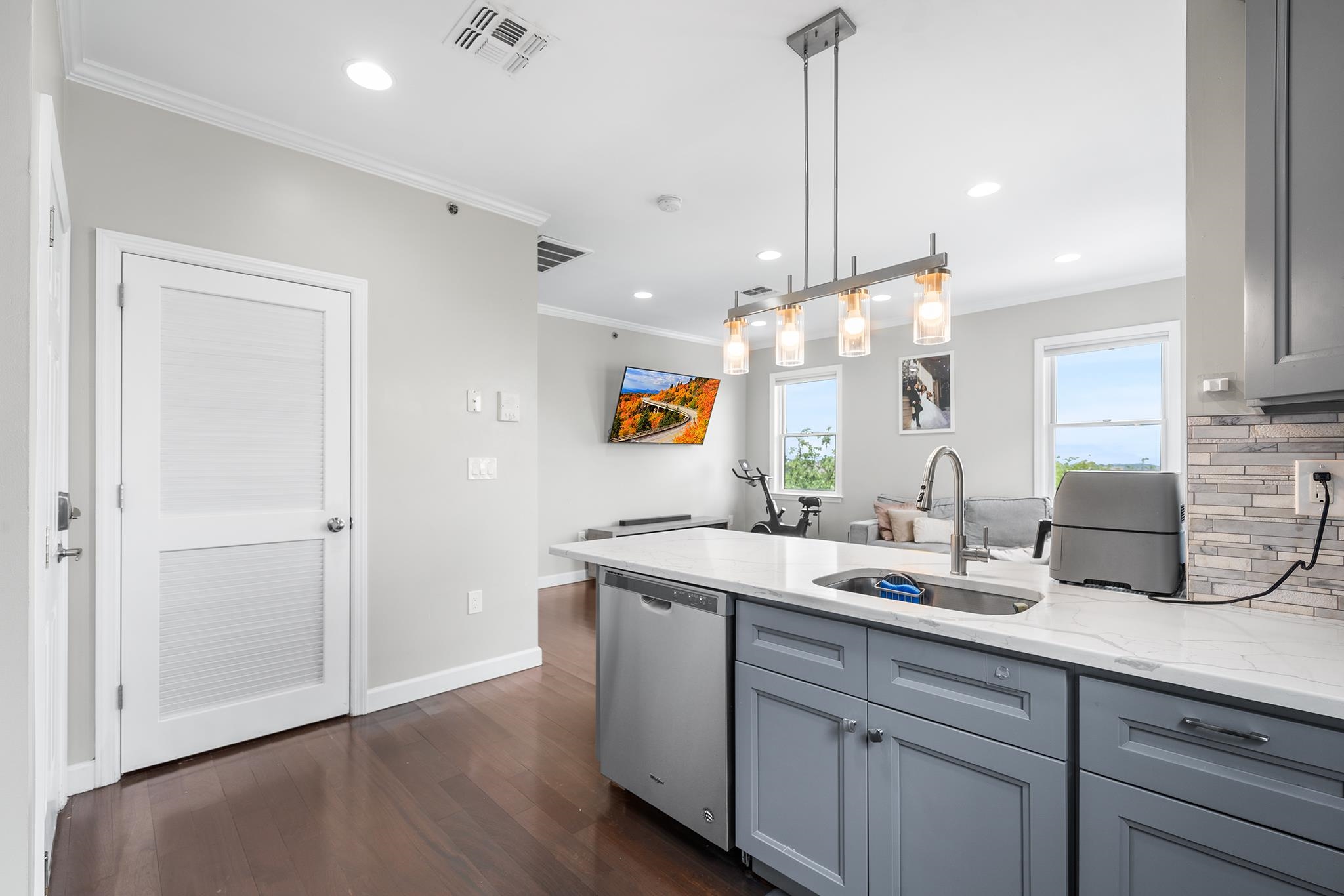 620 38TH ST Unit: 103