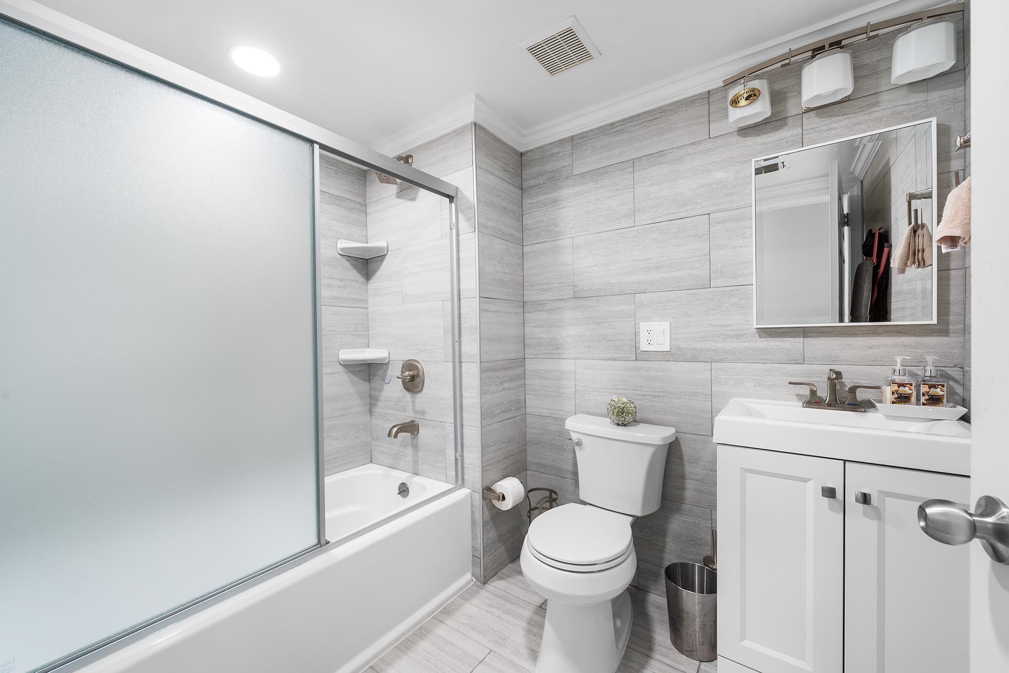 620 38TH ST Unit: 103