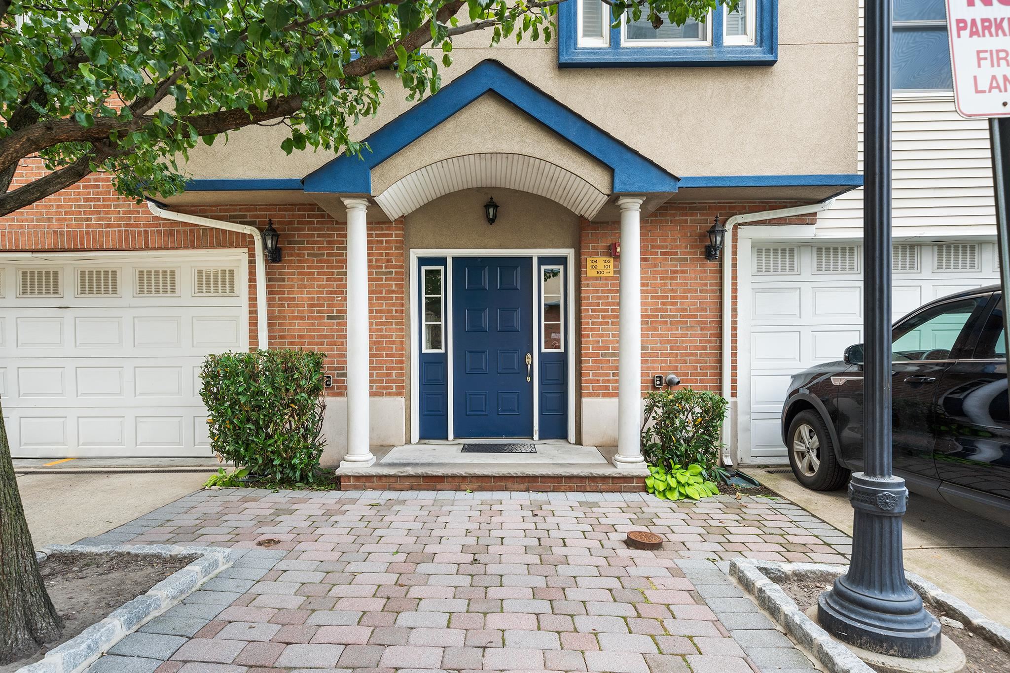 620 38TH ST Unit: 103