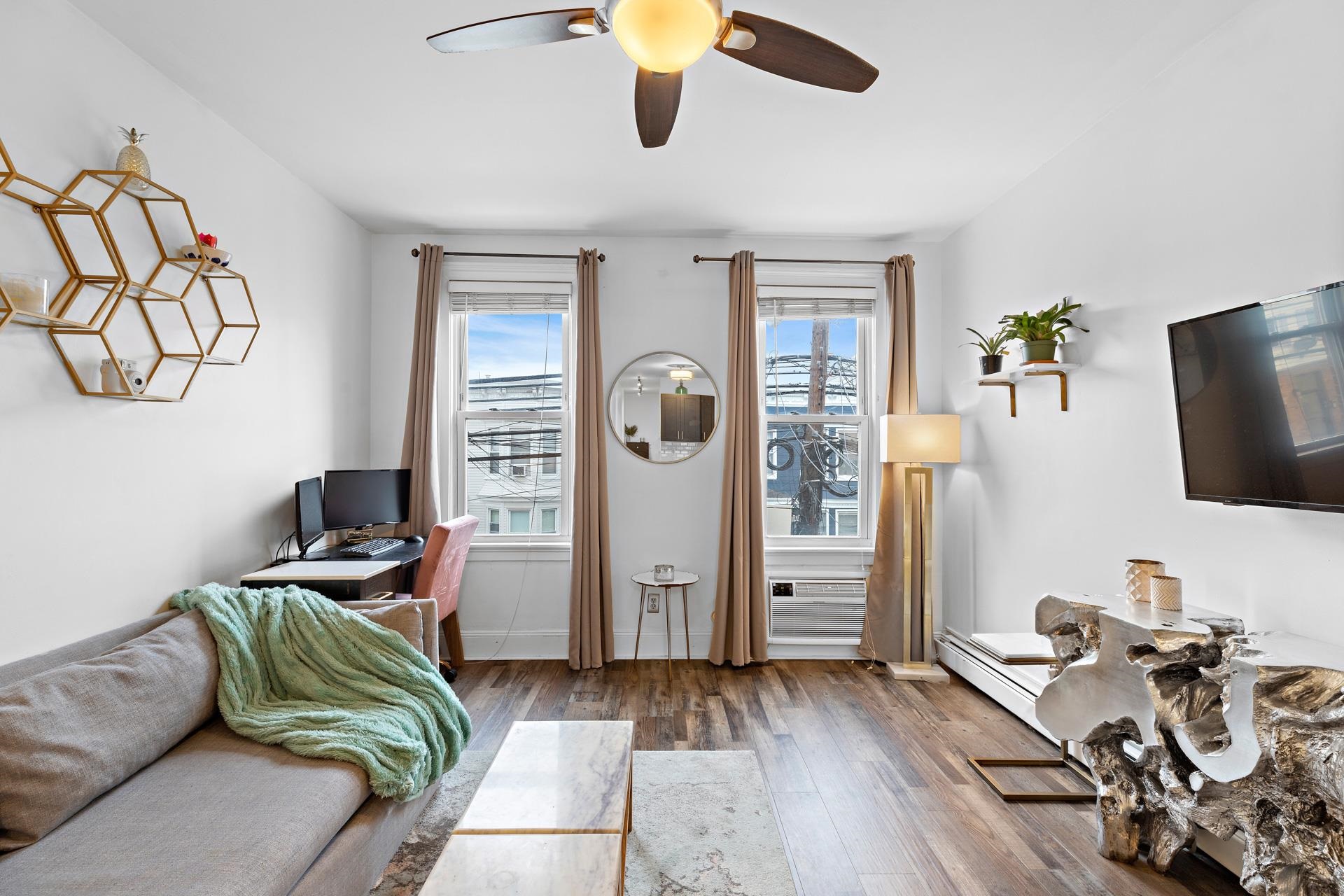 155 HOPKINS AVE Unit: 3