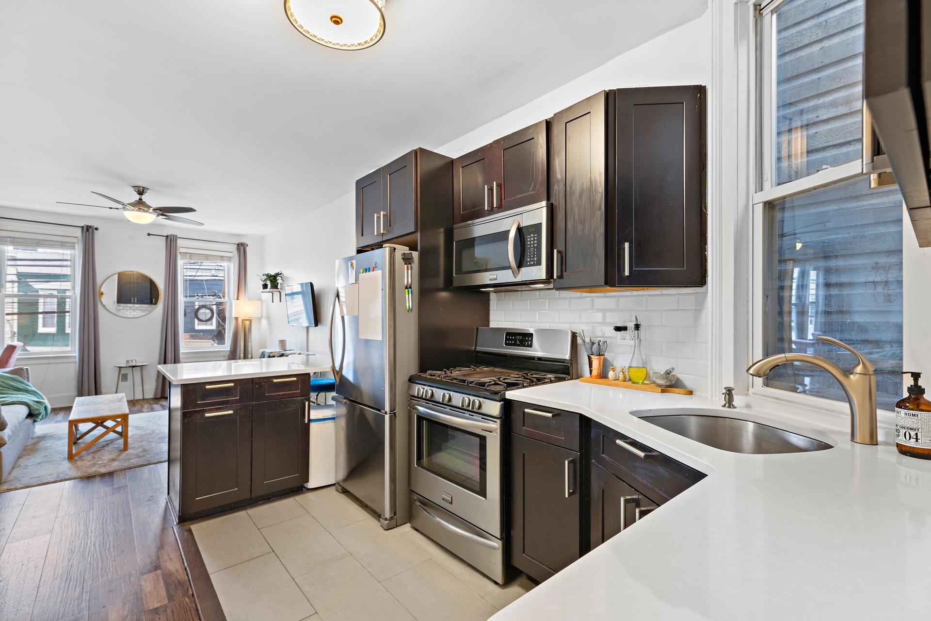 155 HOPKINS AVE Unit: 3