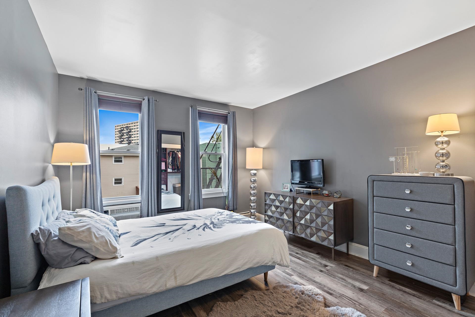 155 HOPKINS AVE Unit: 3