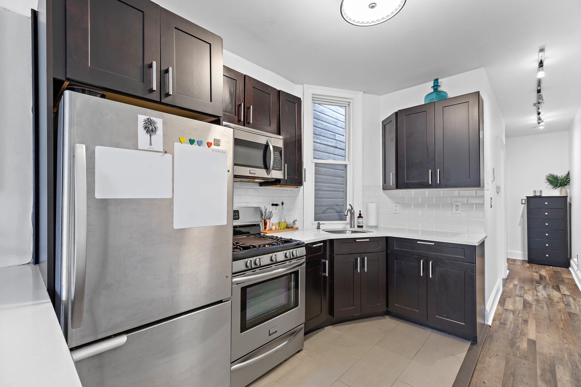 155 HOPKINS AVE Unit: 3