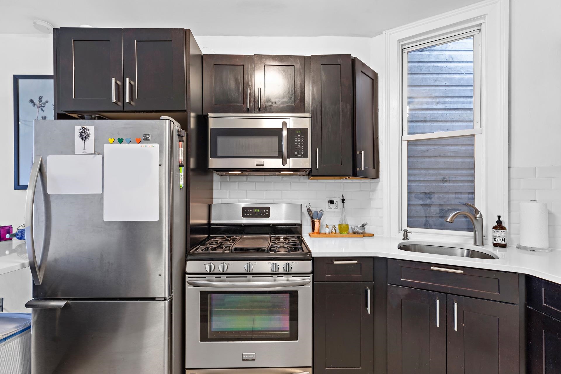 155 HOPKINS AVE Unit: 3