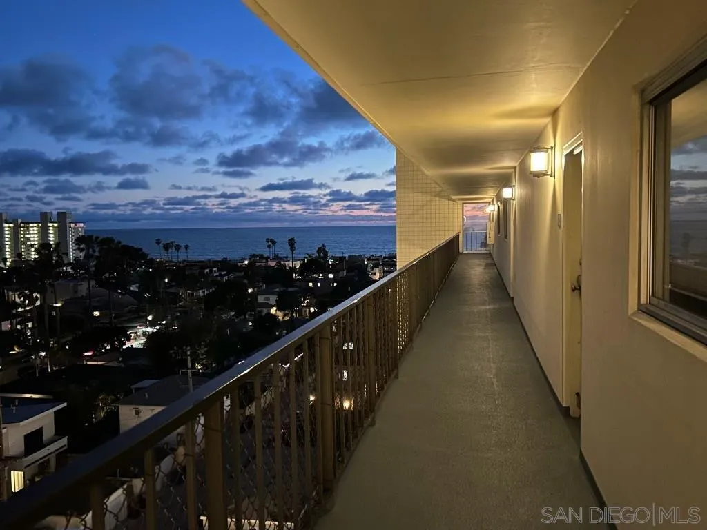 4944 Cass St Unit 802