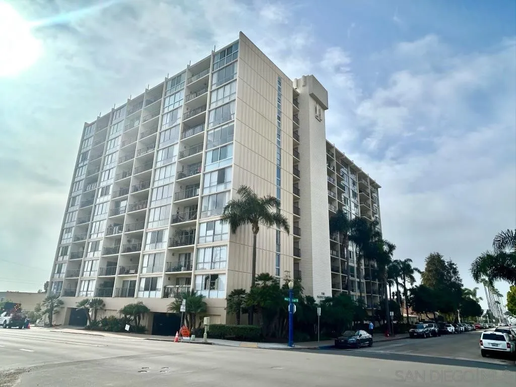 4944 Cass St Unit 802