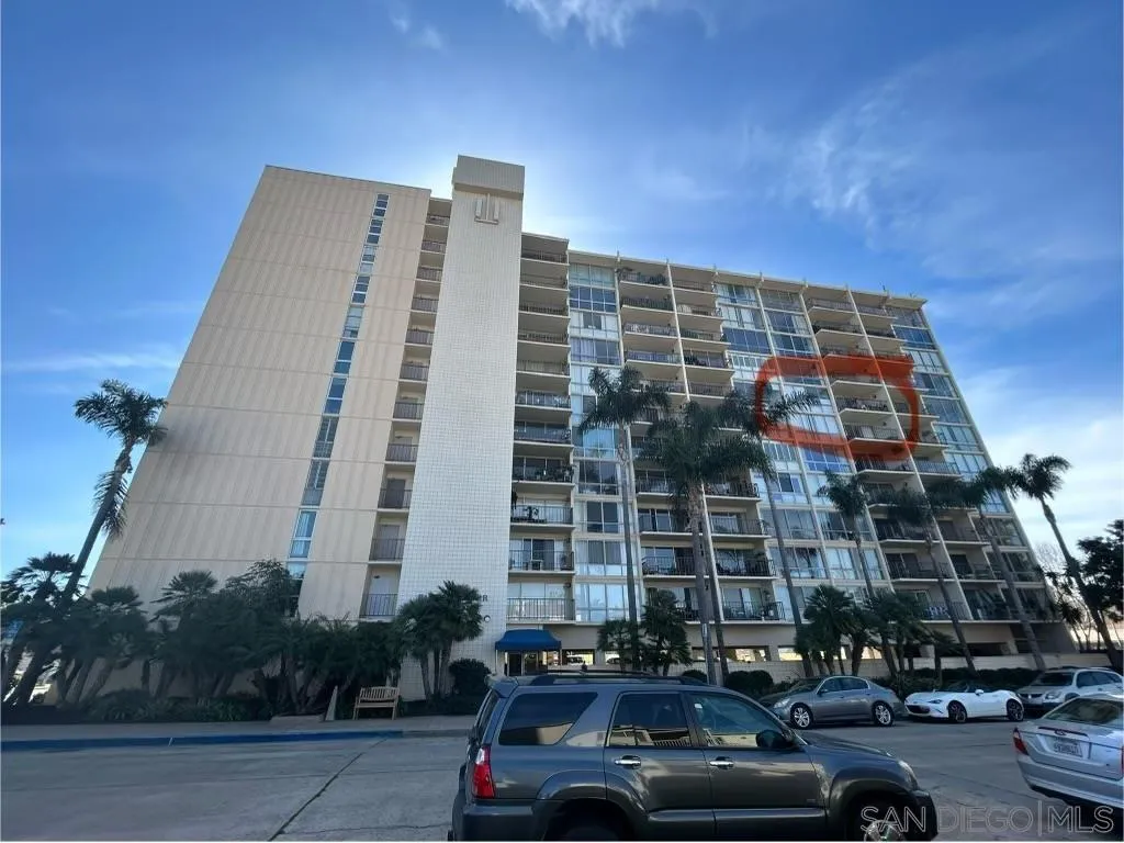 4944 Cass St Unit 802