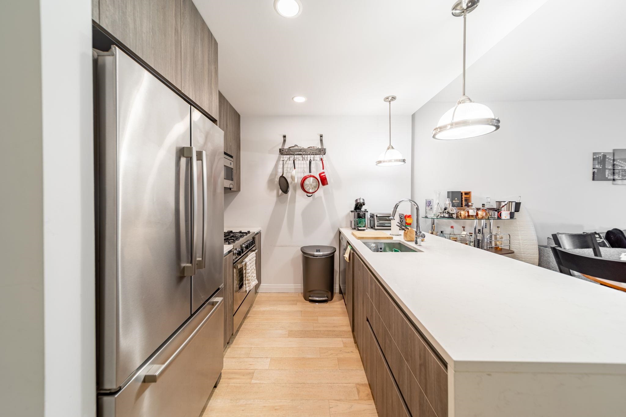 160 1ST ST Unit: 613
