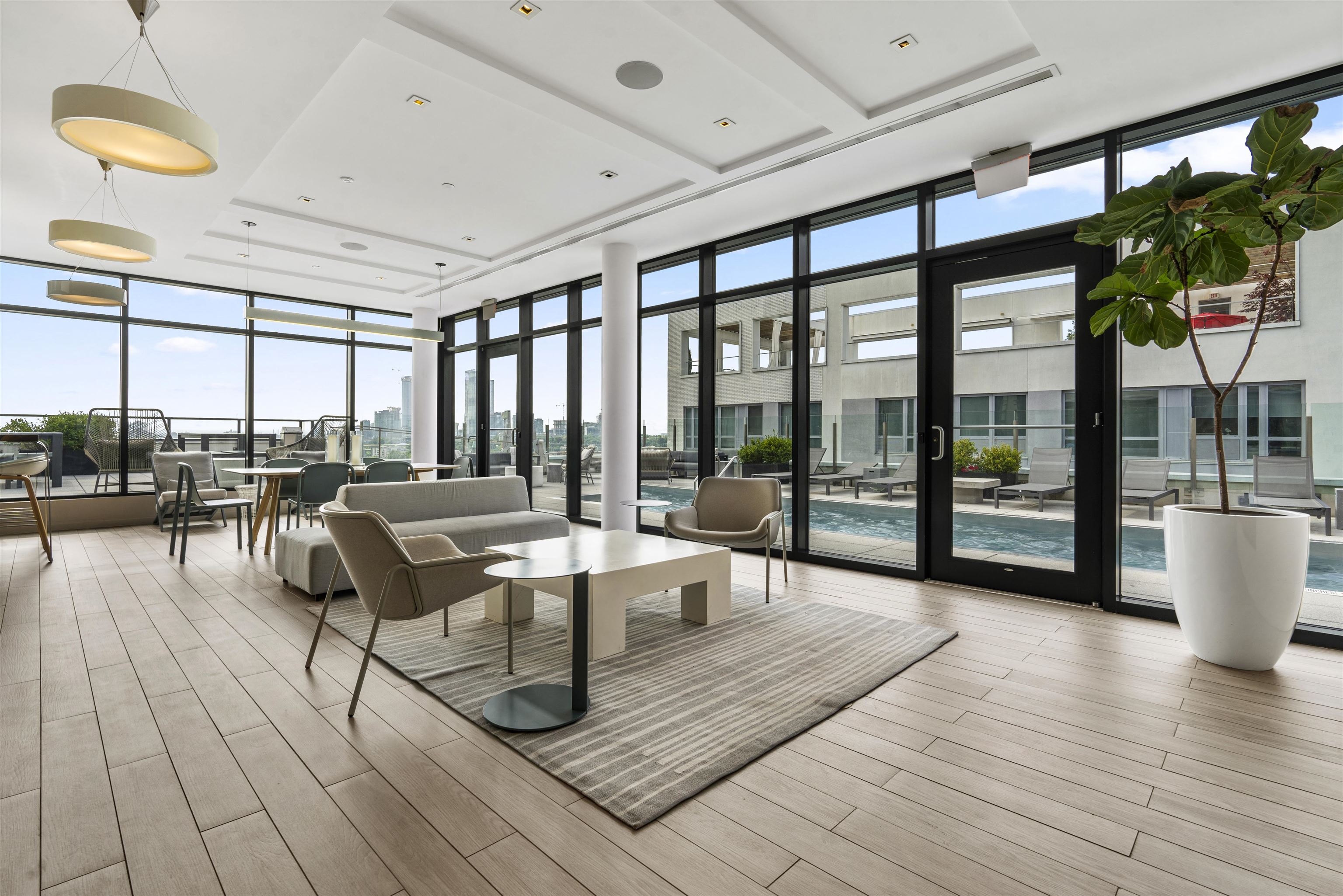 160 1ST ST Unit: 613