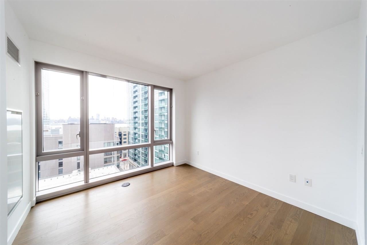 75 PARK LANE SOUTH Unit: 906