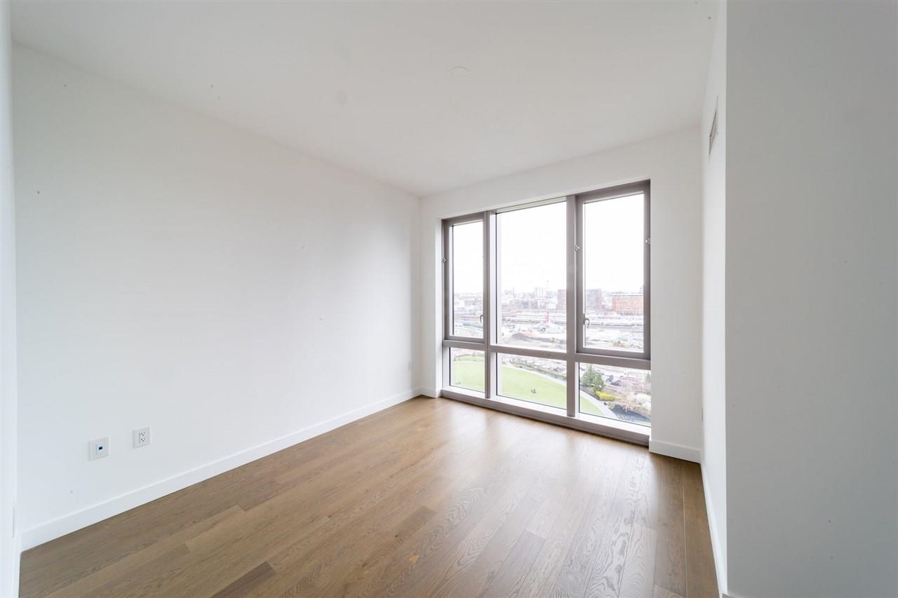 75 PARK LANE SOUTH Unit: 906
