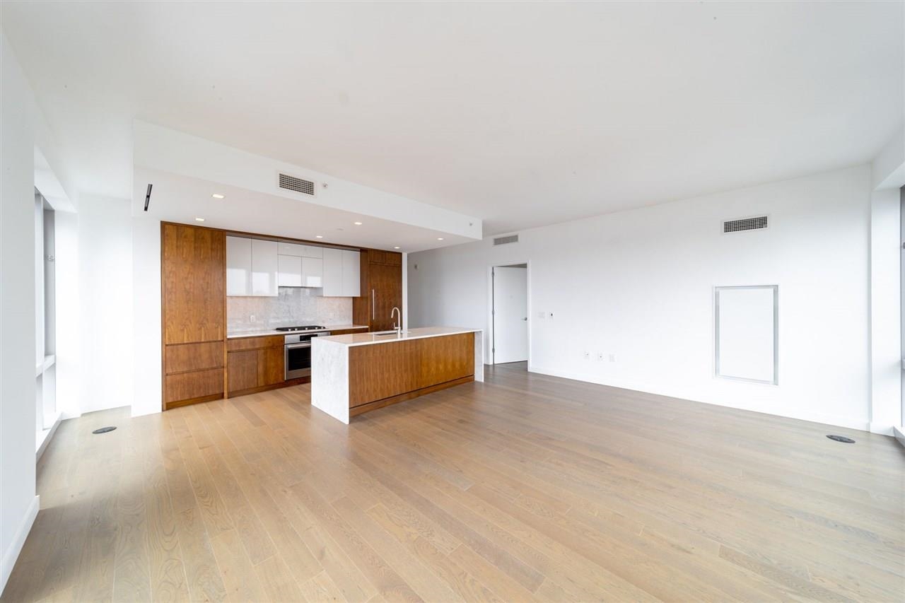 75 PARK LANE SOUTH Unit: 906
