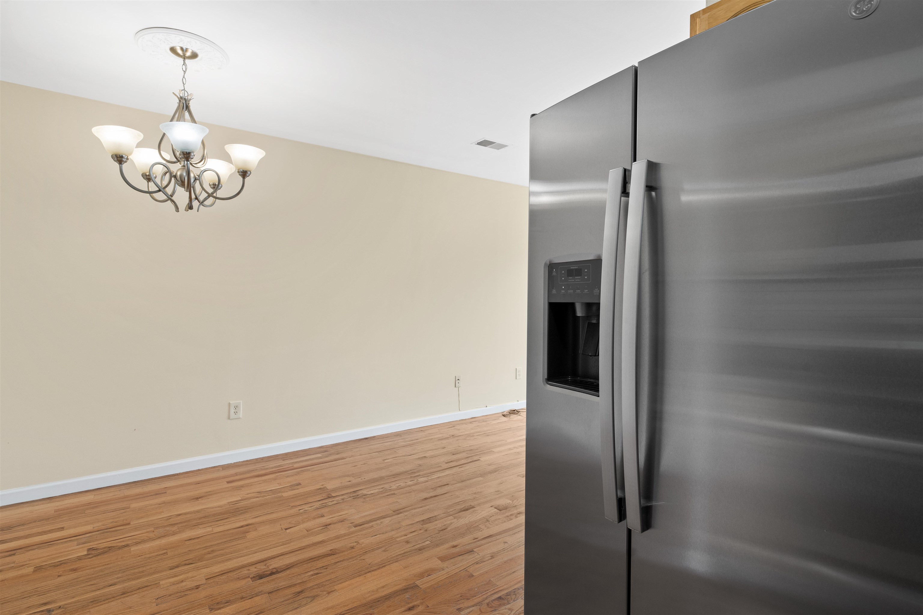 46 ARMSTRONG AVE Unit: 2