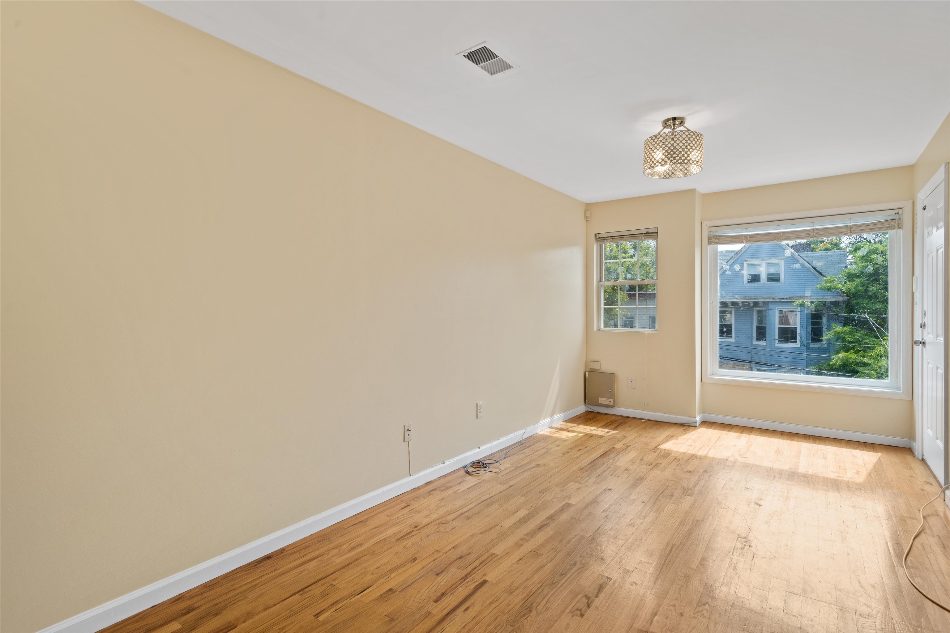46 ARMSTRONG AVE Unit: 2