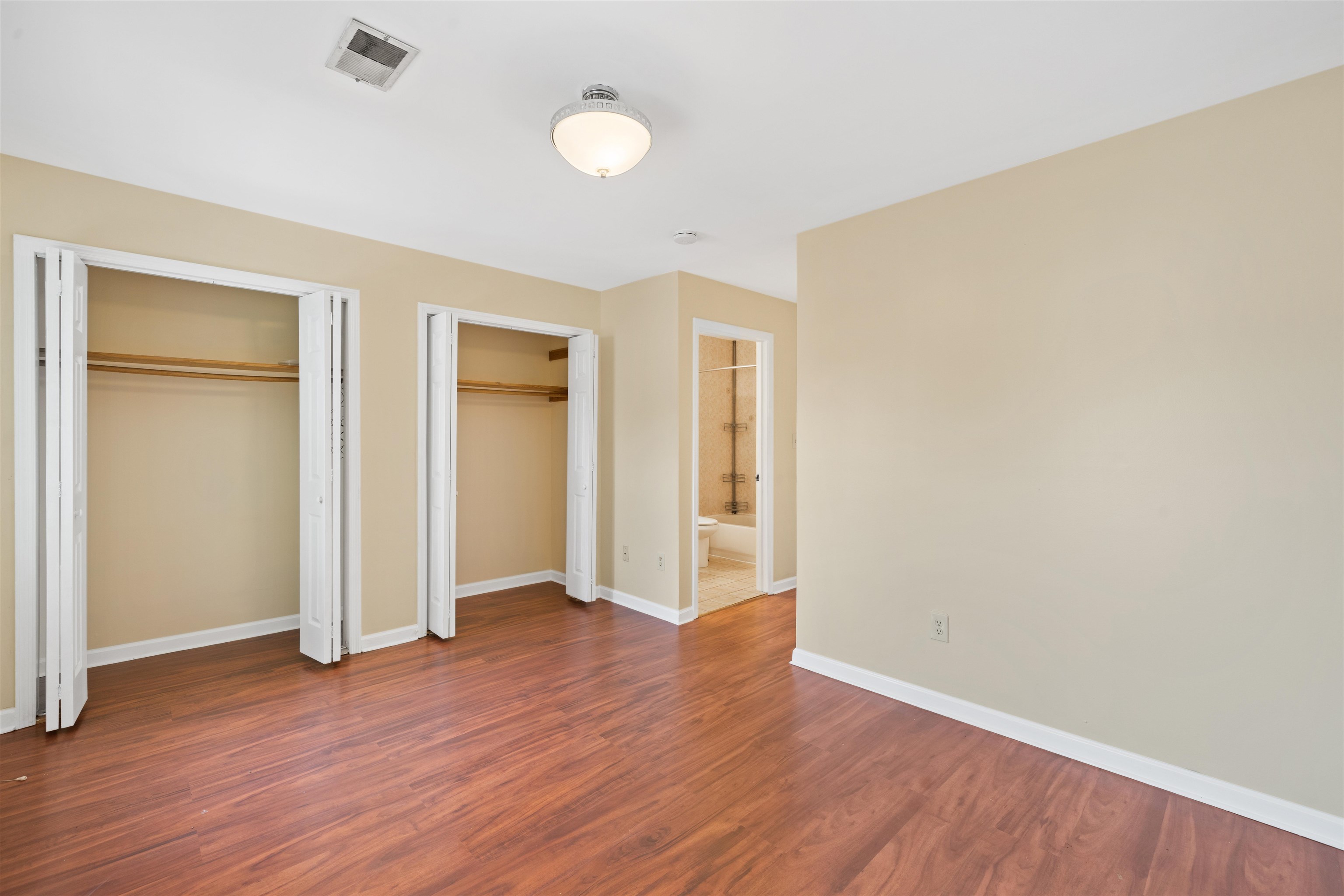 46 ARMSTRONG AVE Unit: 2