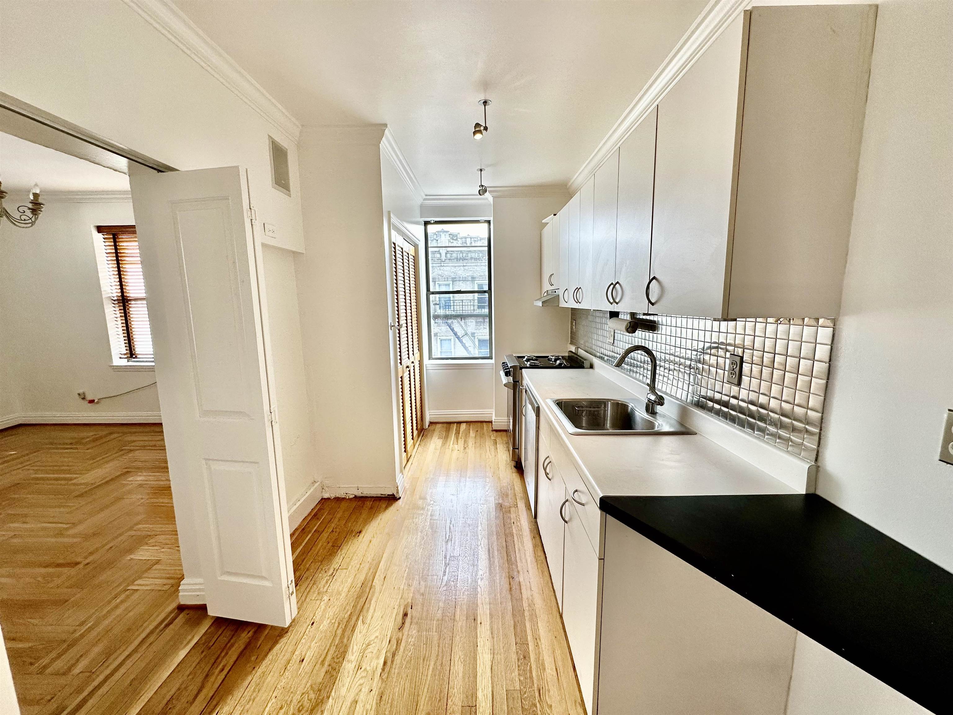 883 BLVD EAST Unit: 5A