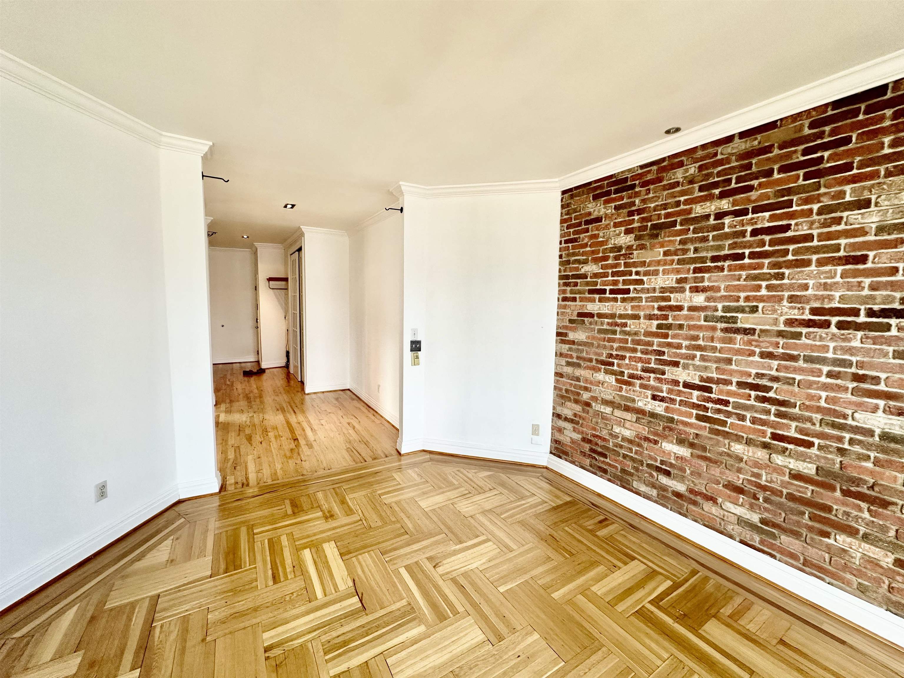 883 BLVD EAST Unit: 5A