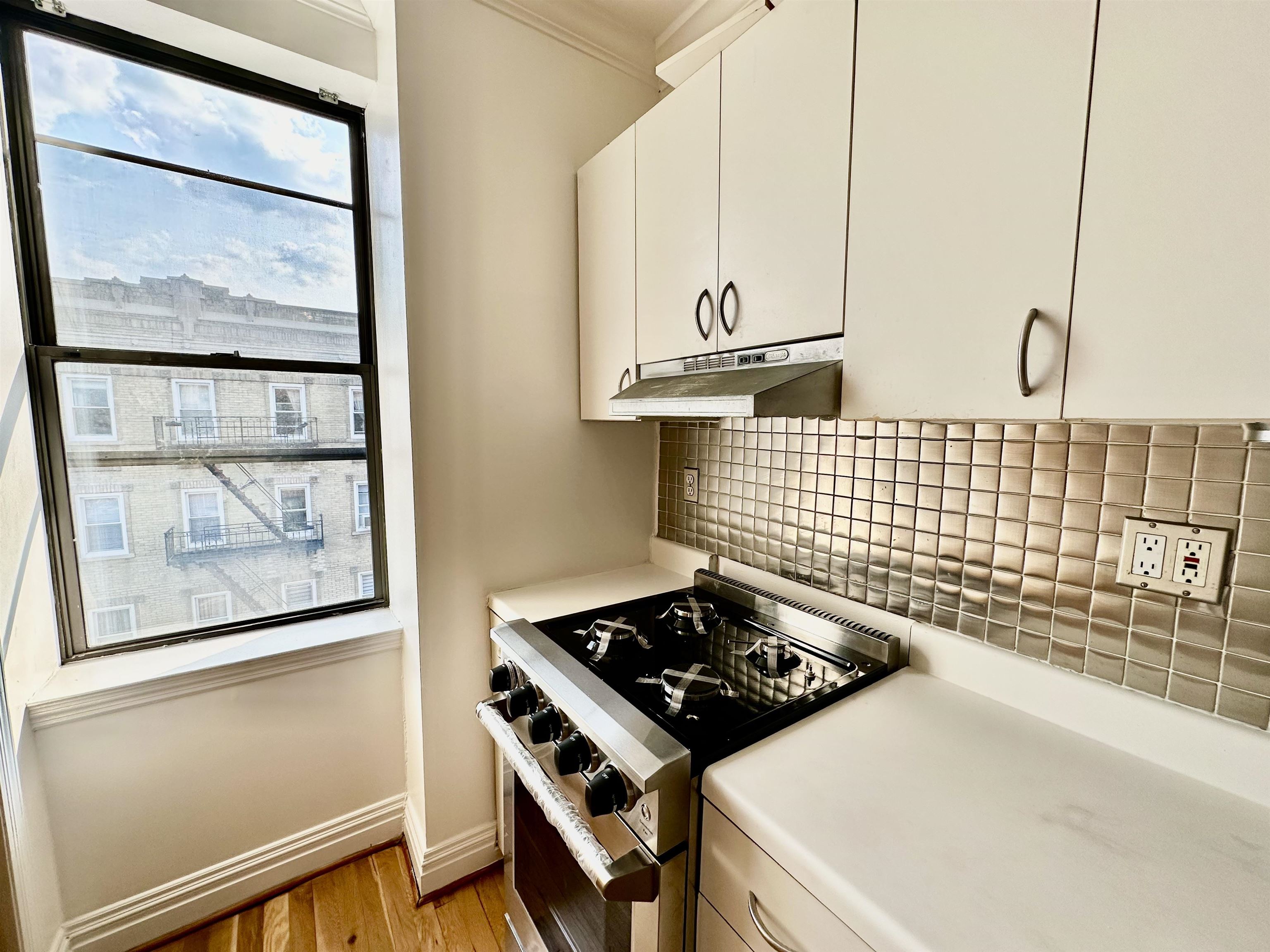 883 BLVD EAST Unit: 5A
