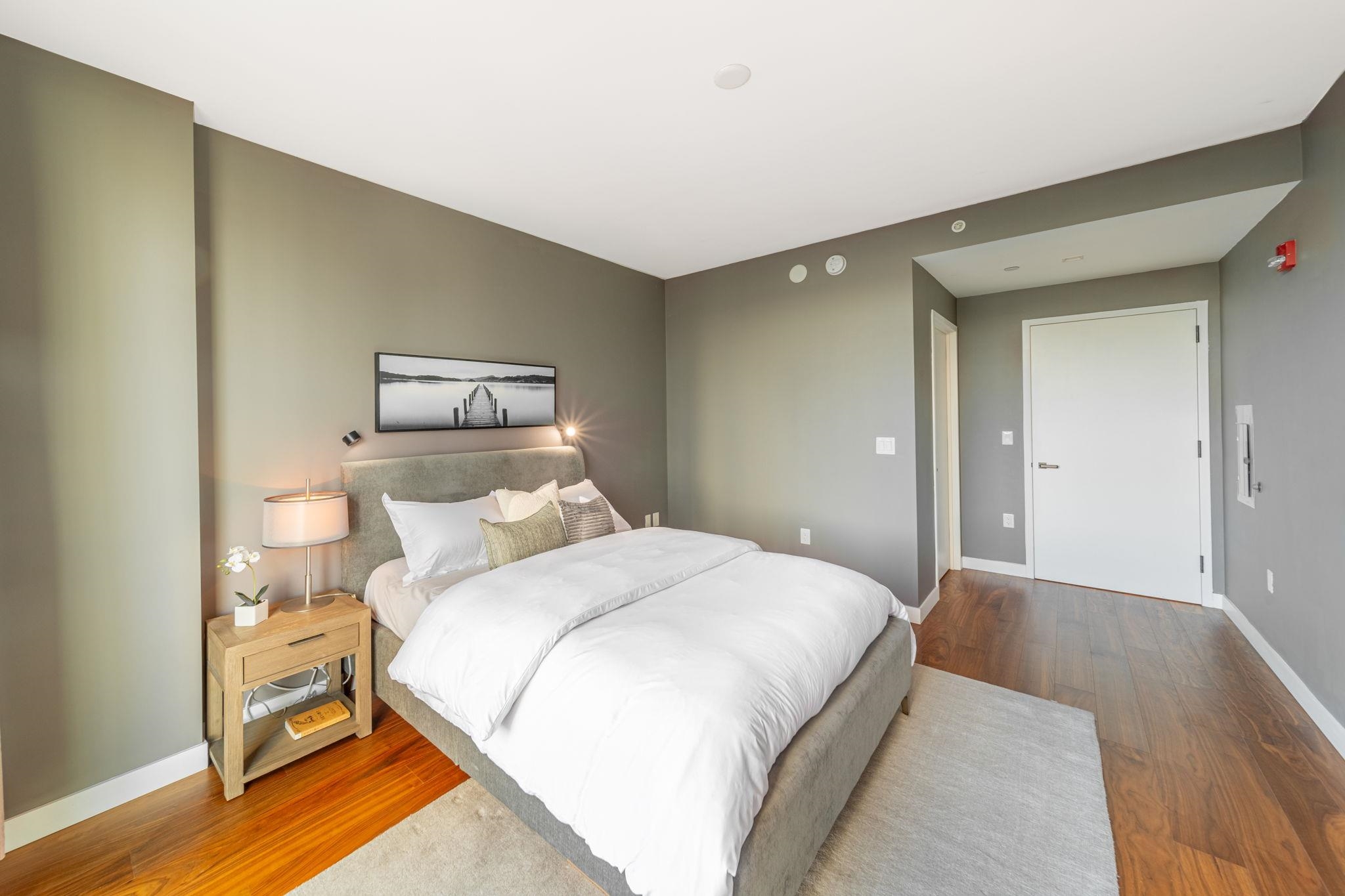 2 SHORE LANE Unit: 706