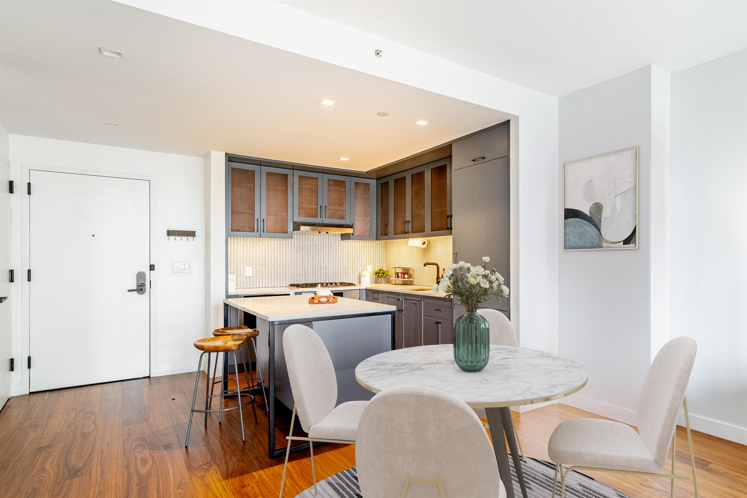 2 SHORE LANE Unit: 706