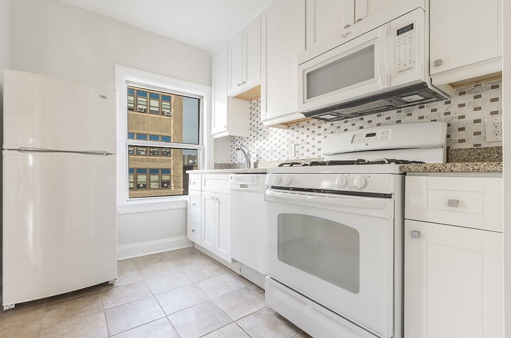 215 PAVONIA AVE