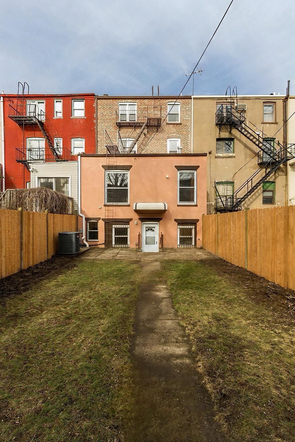 215 PAVONIA AVE