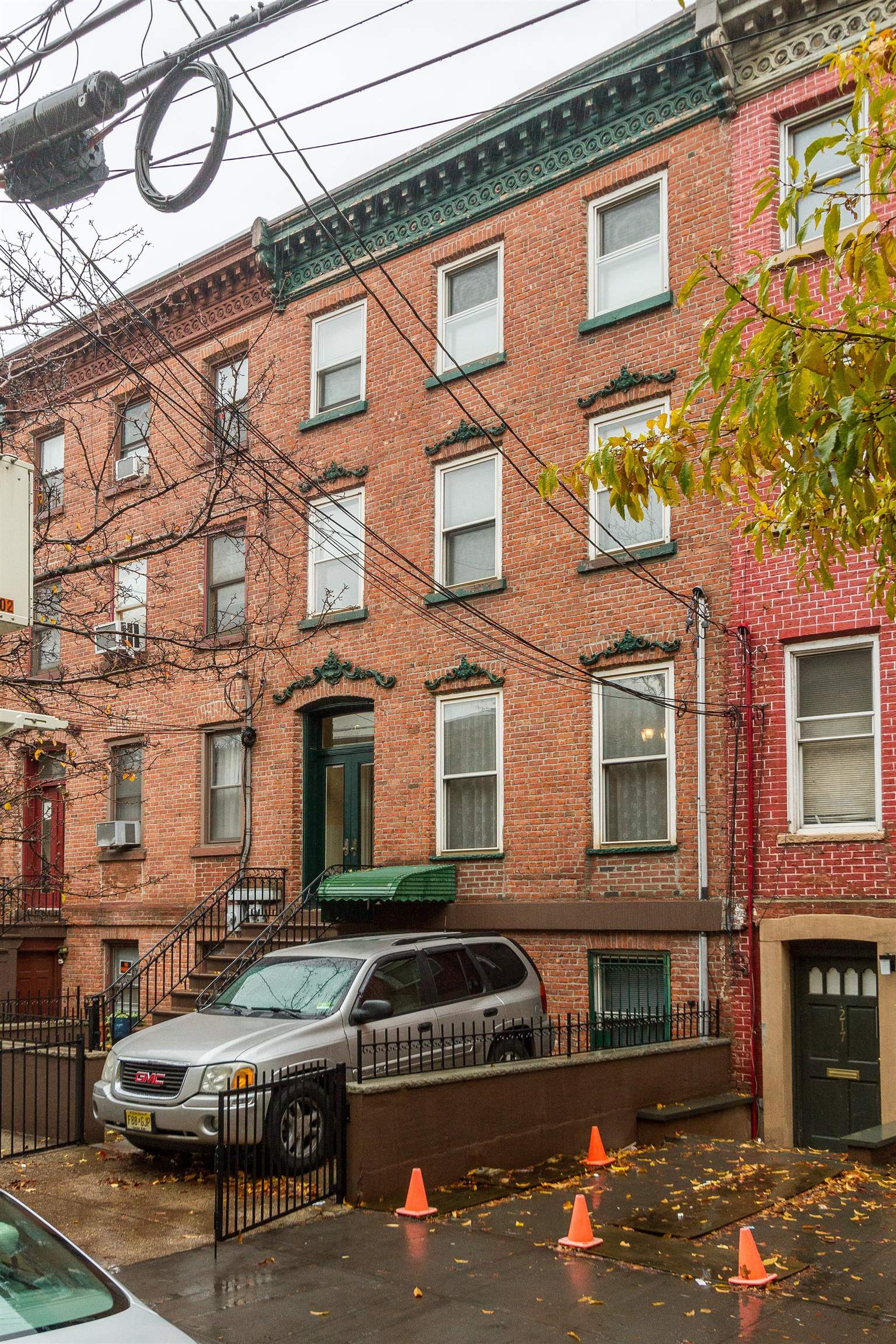215 PAVONIA AVE