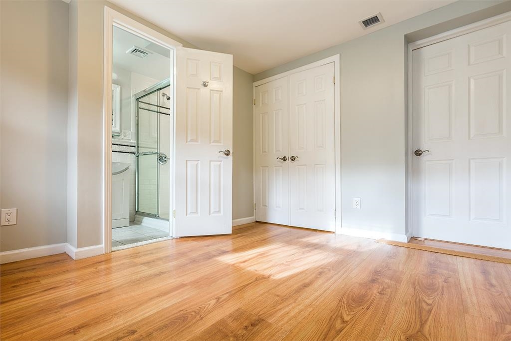 215 PAVONIA AVE