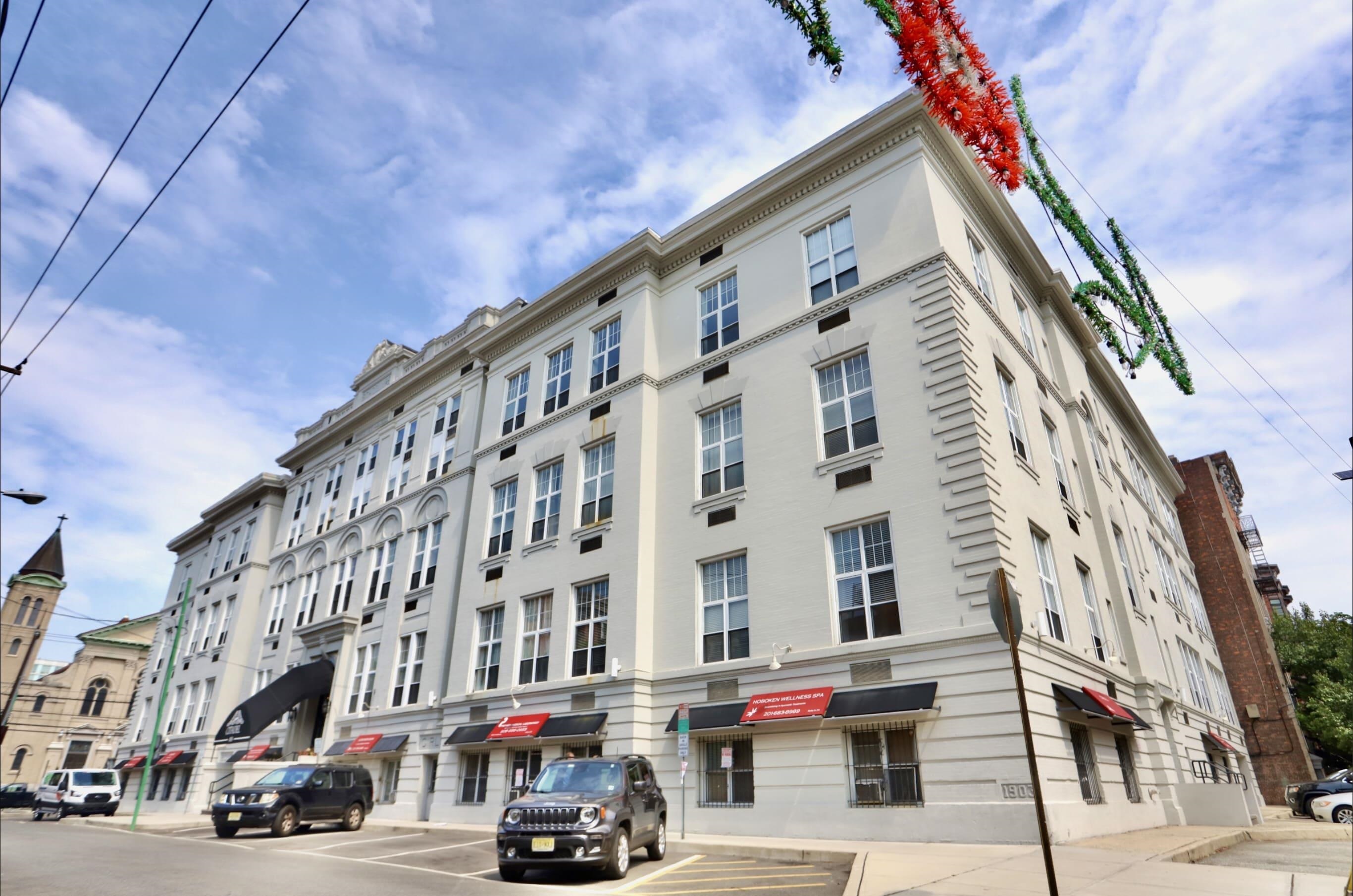 450 7TH ST Unit: 3C