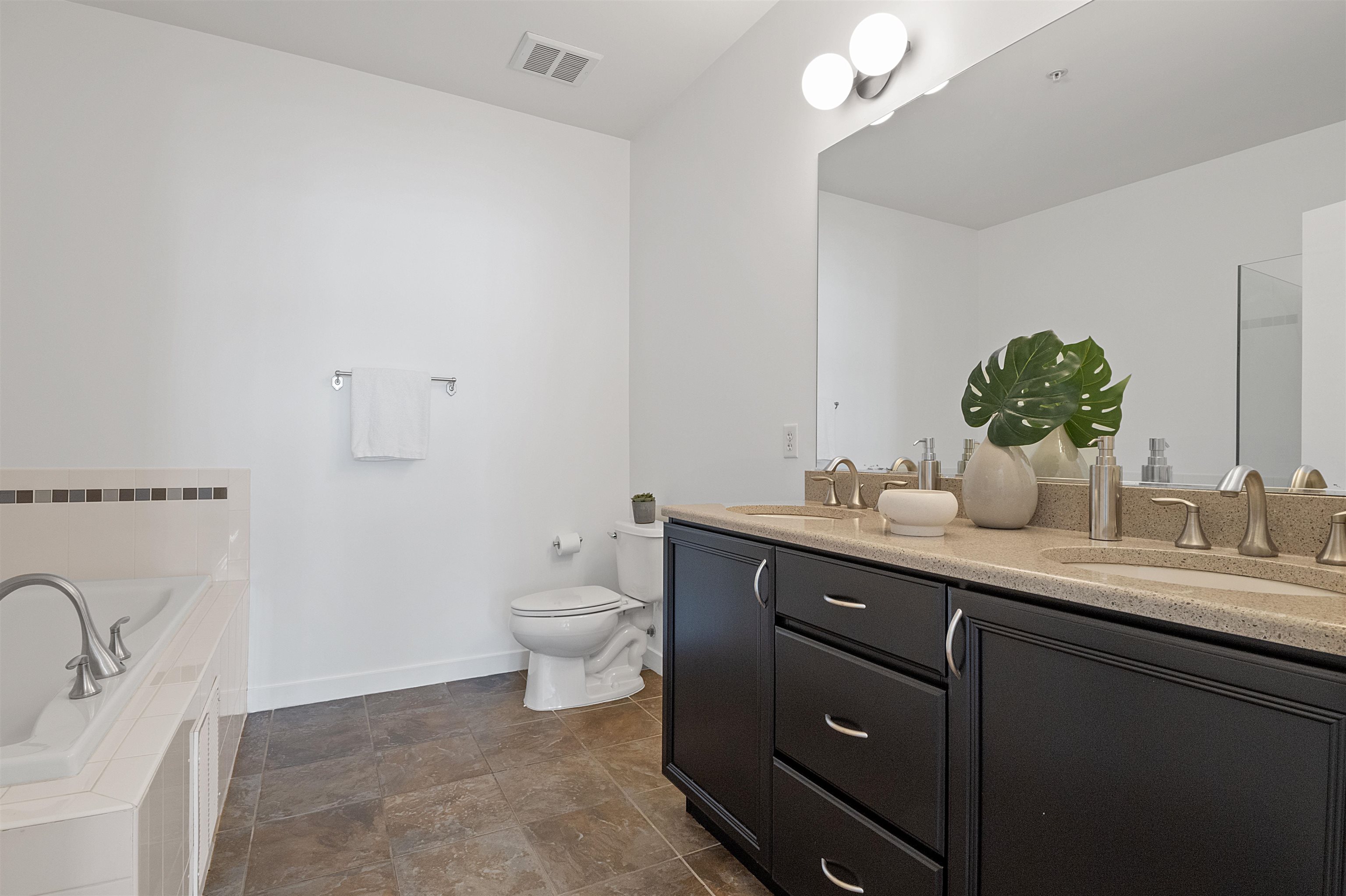 443 2ND ST Unit: 411