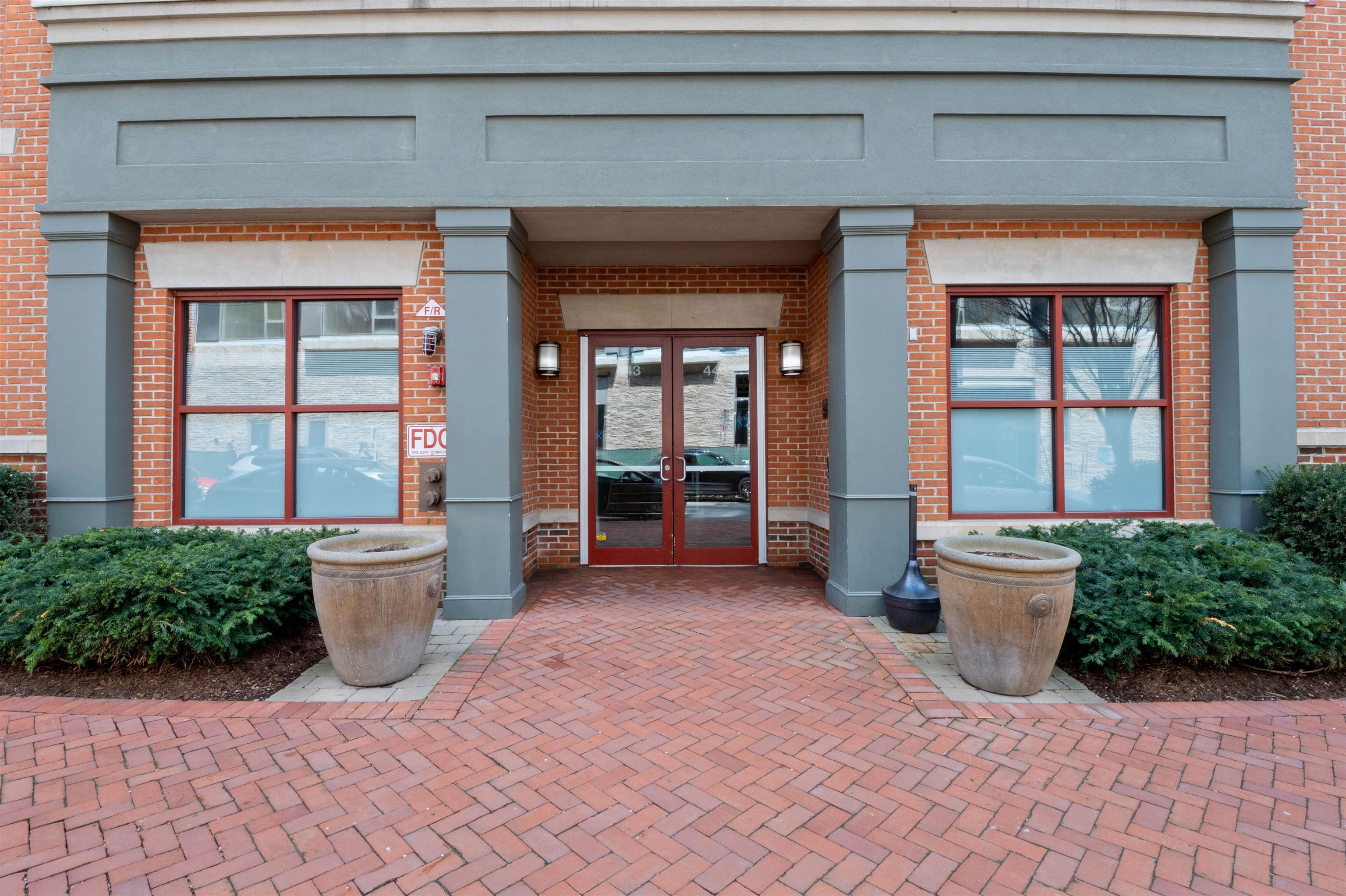 443 2ND ST Unit: 411