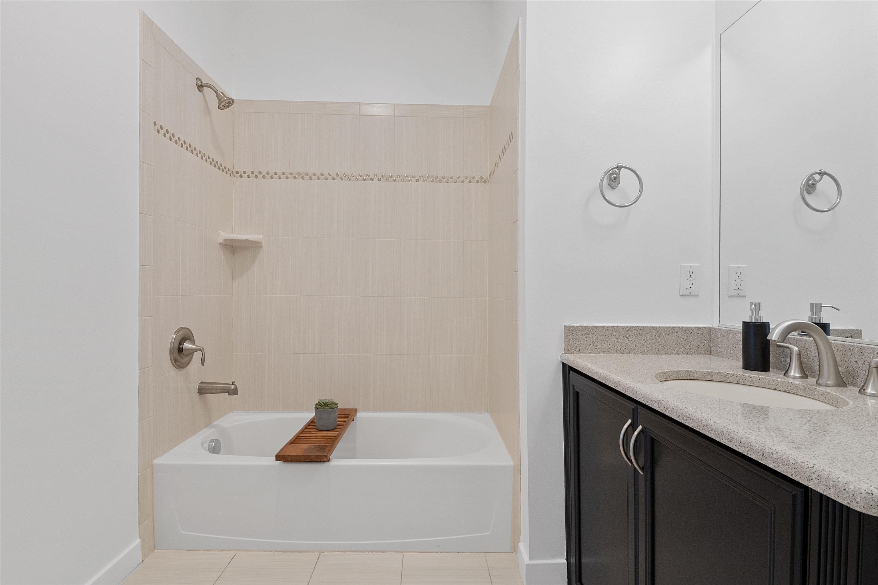 443 2ND ST Unit: 411