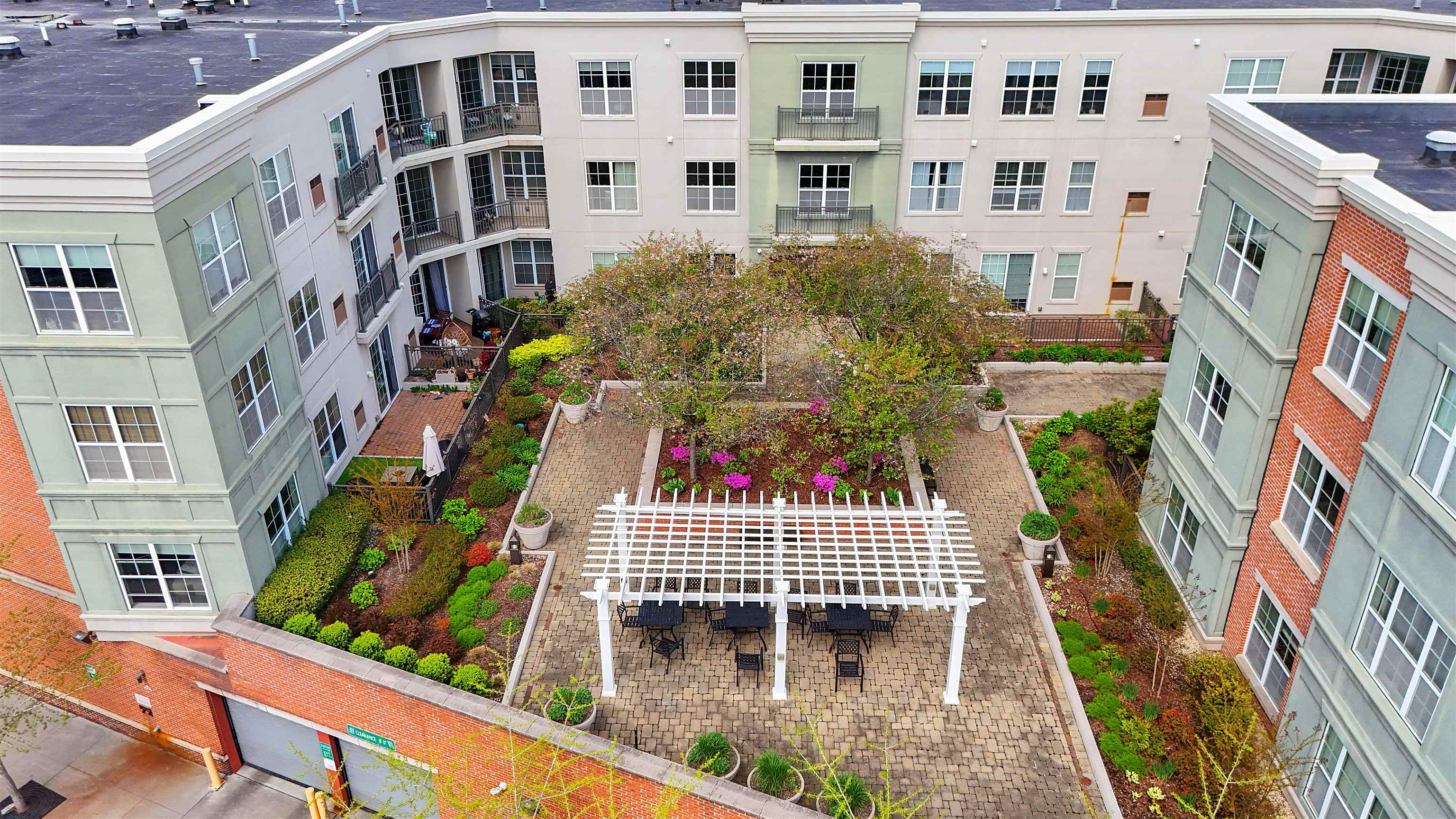 443 2ND ST Unit: 411