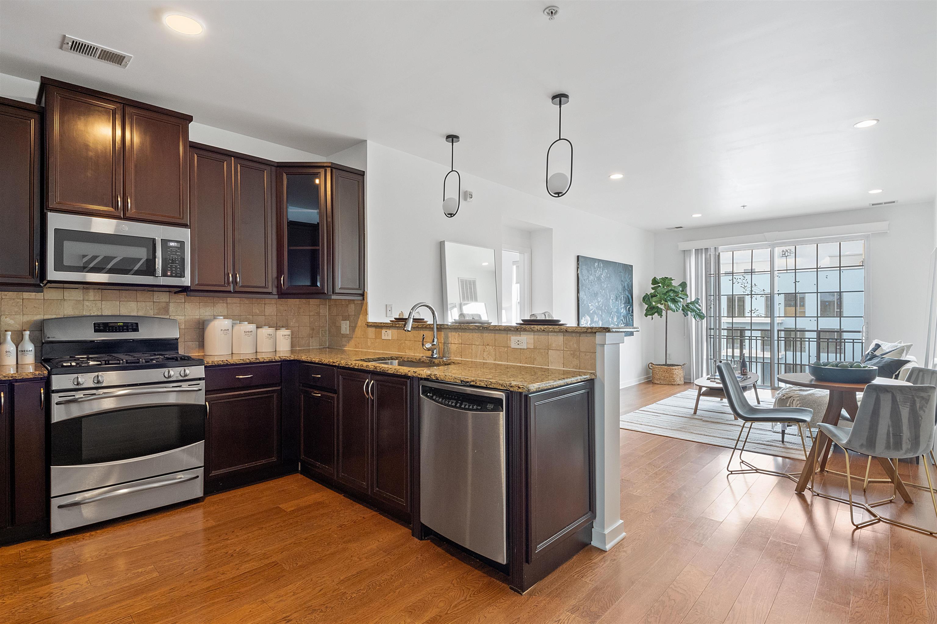 443 2ND ST Unit: 411