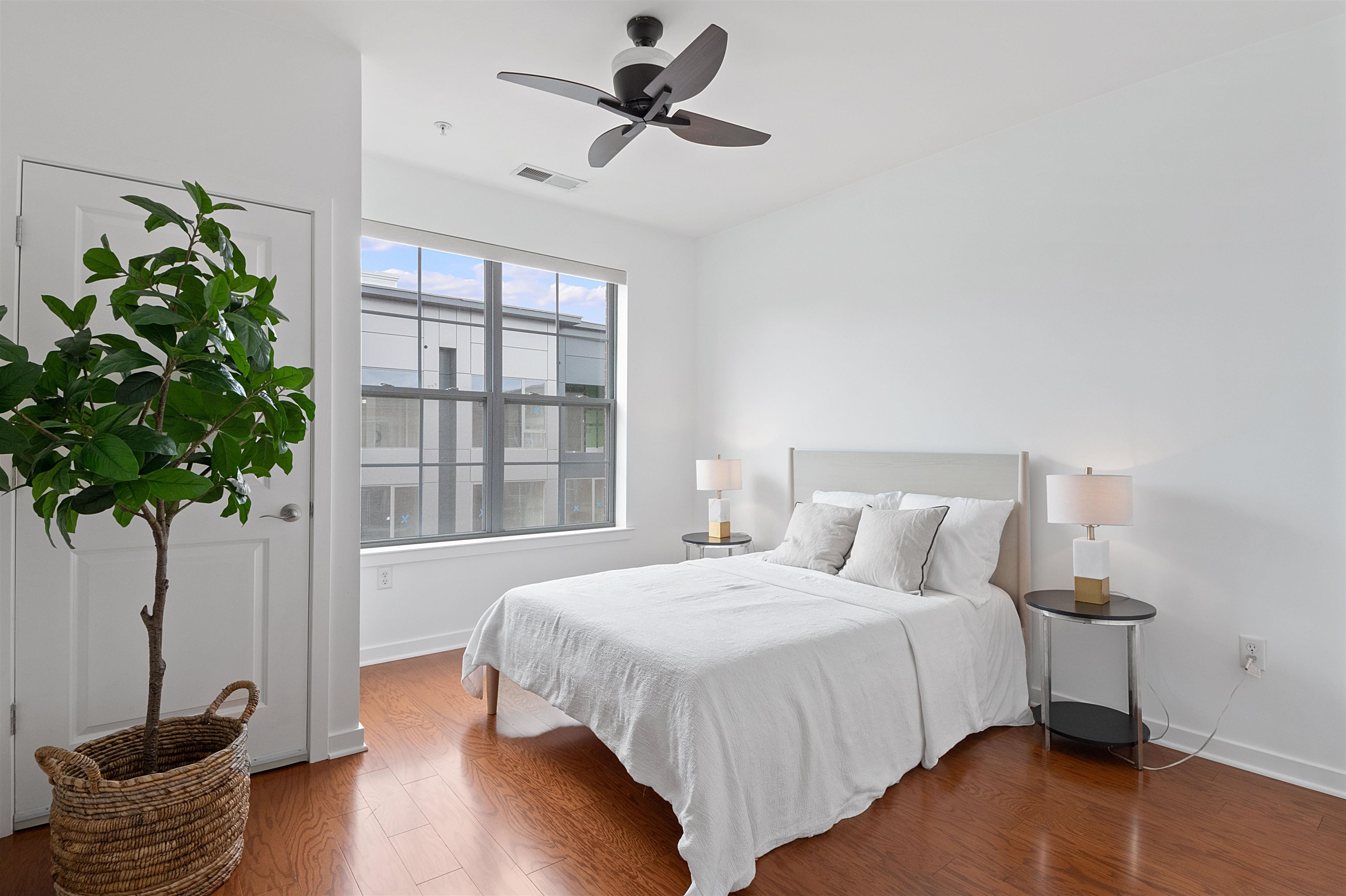 443 2ND ST Unit: 411