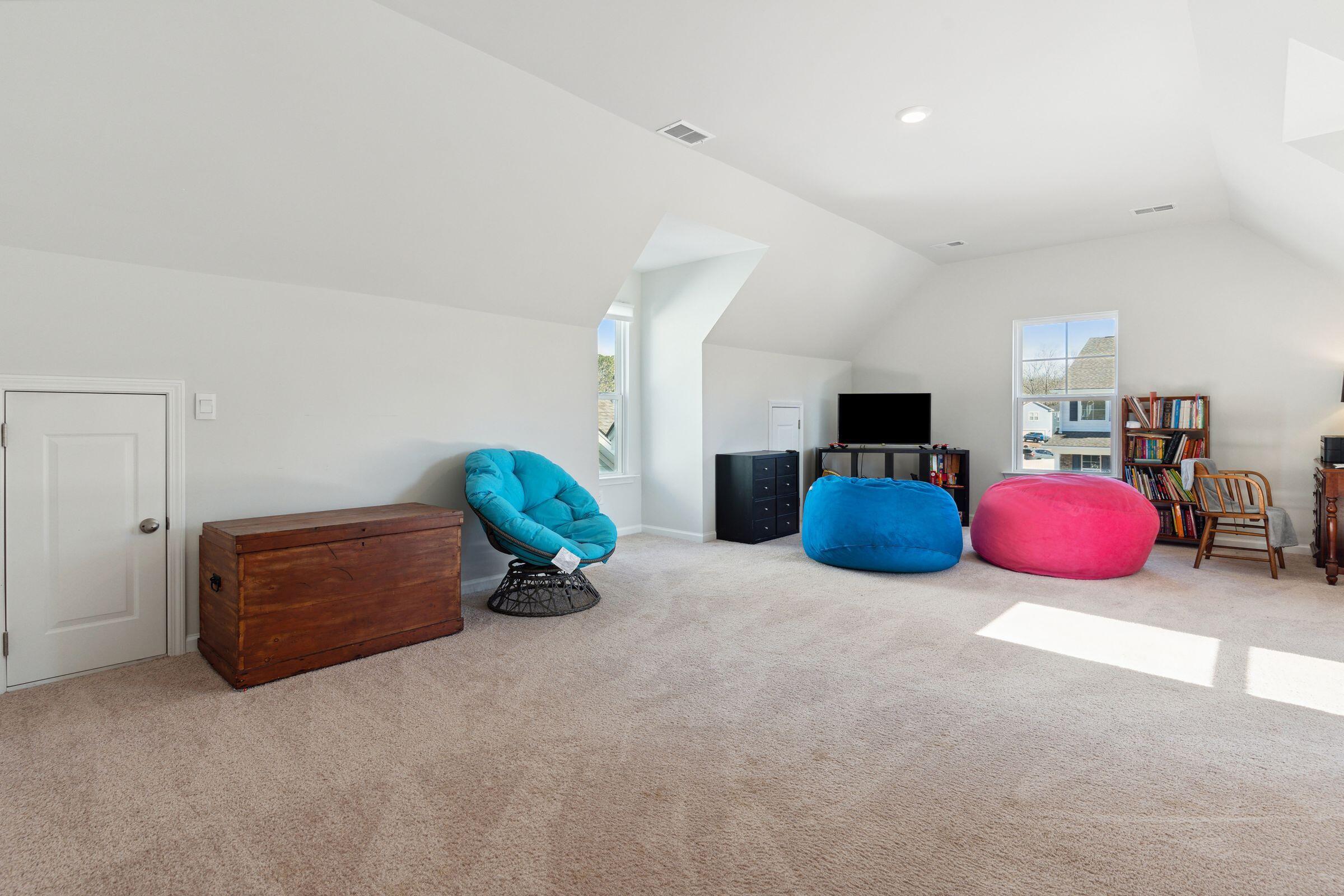 441 Oak View Way