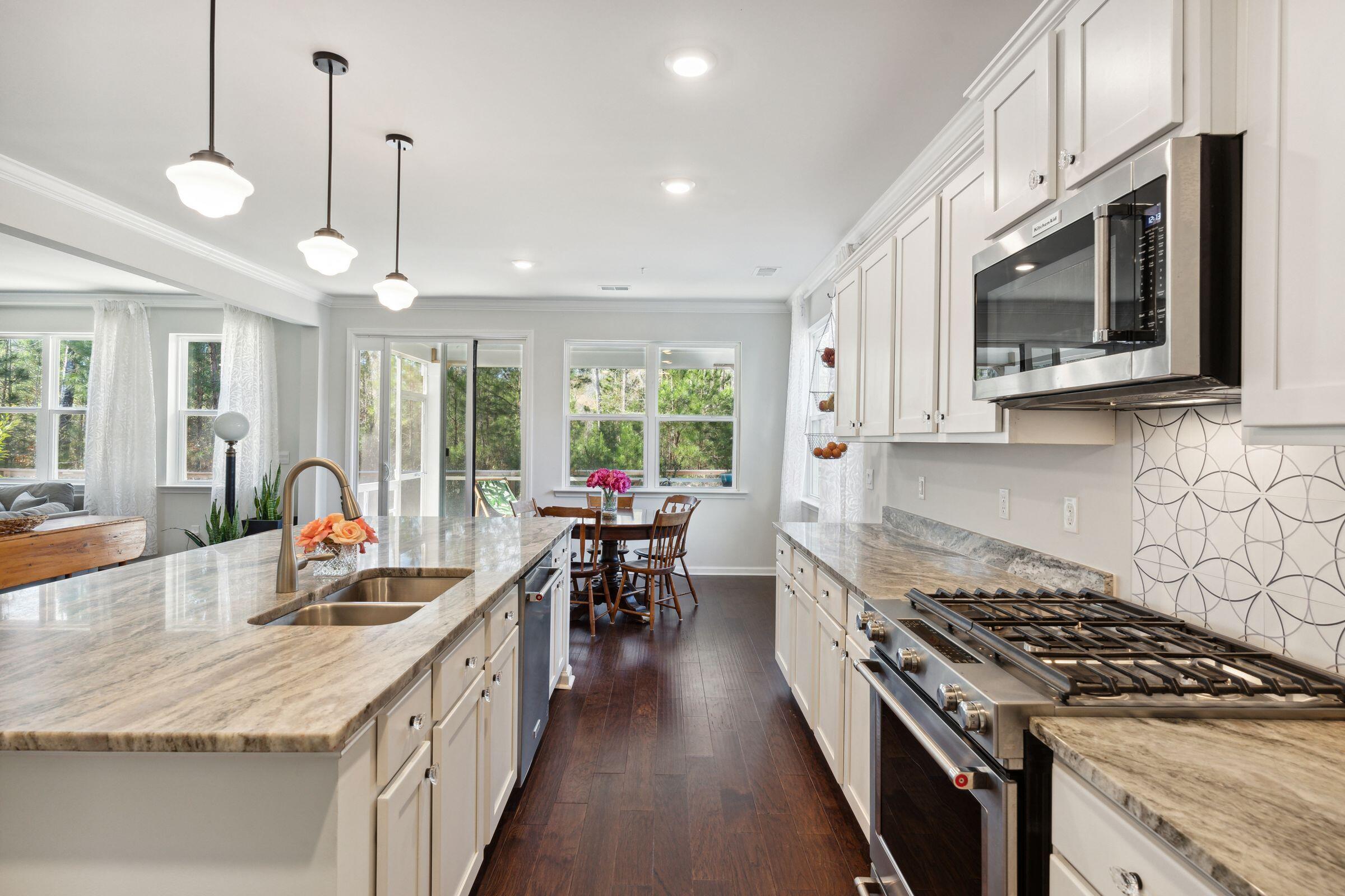 441 Oak View Way