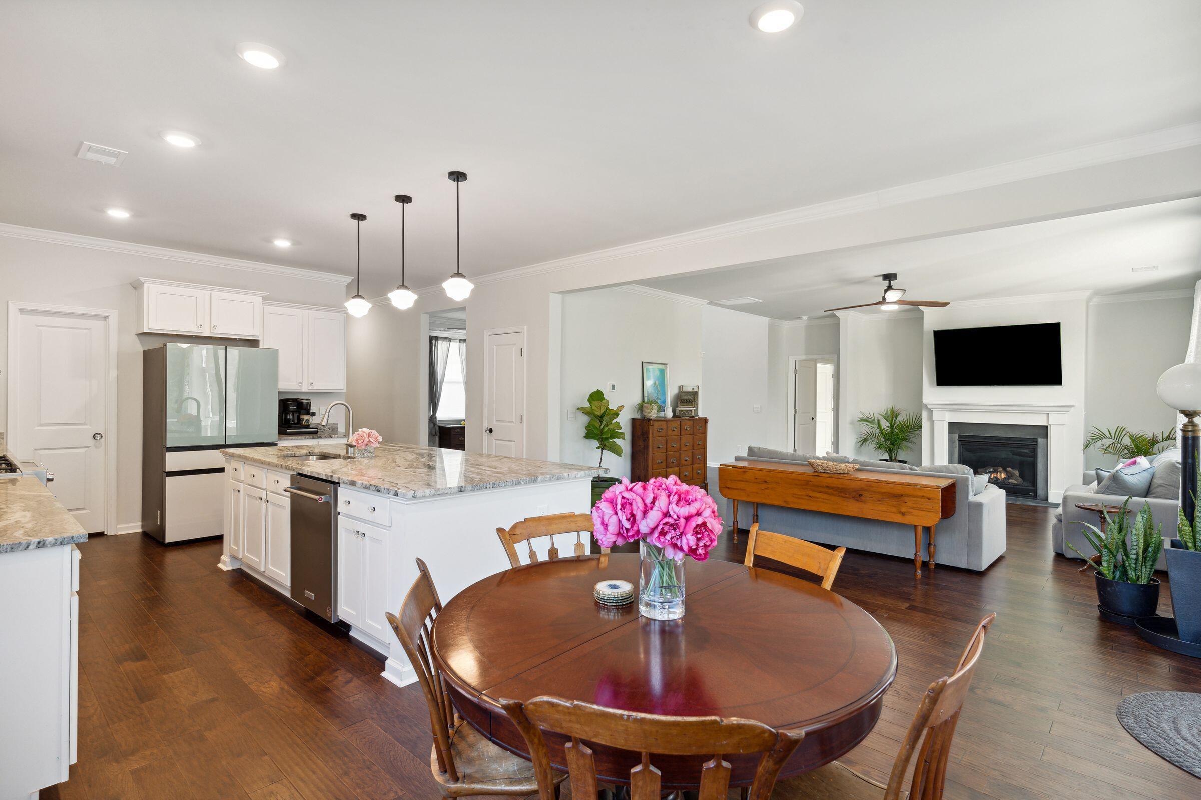 441 Oak View Way