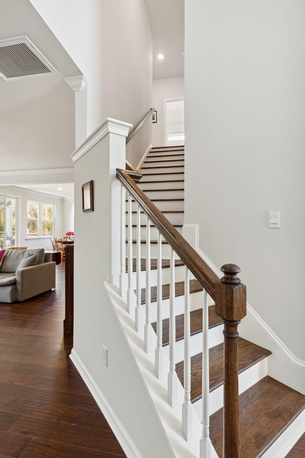 441 Oak View Way