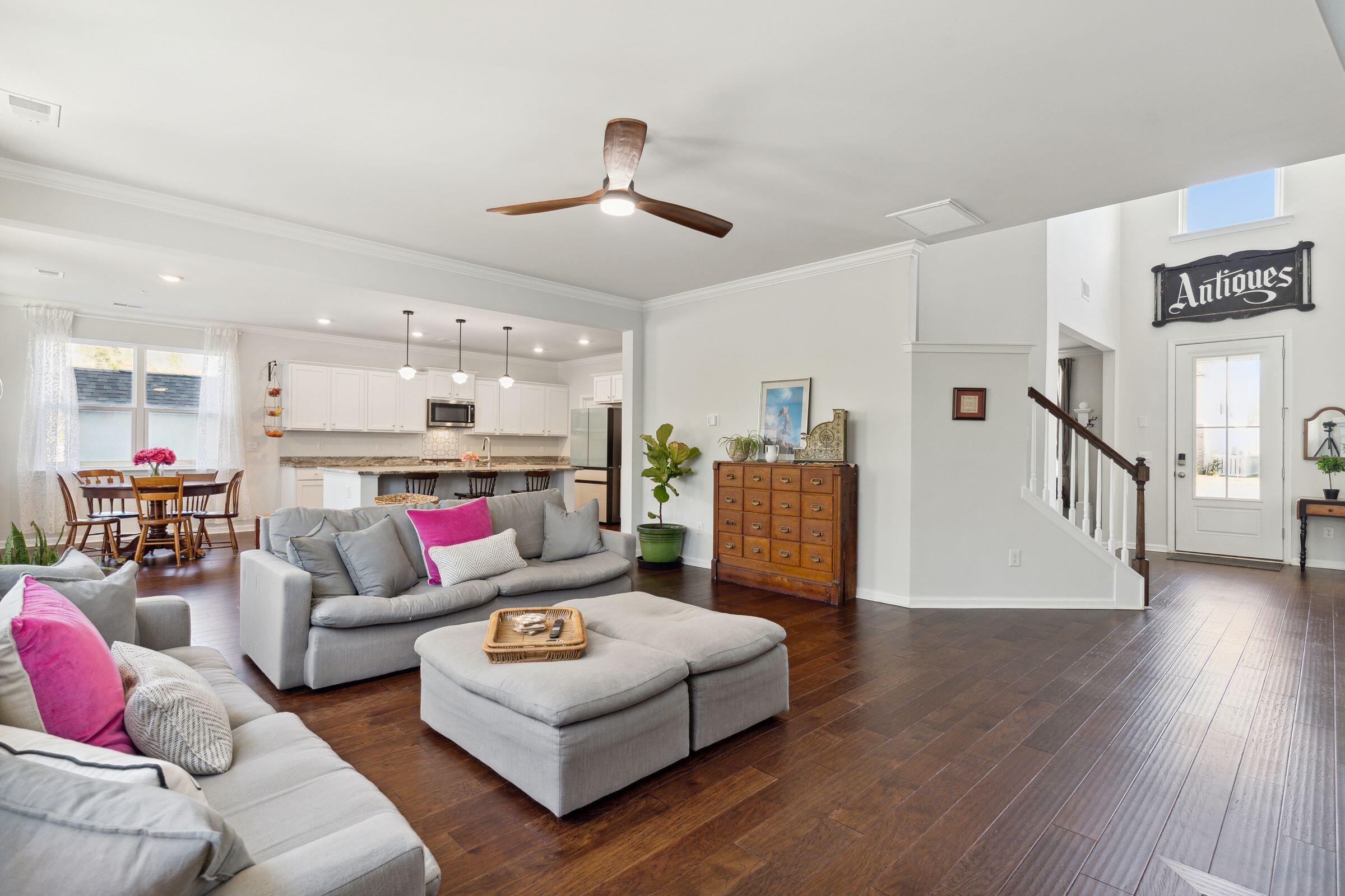 441 Oak View Way